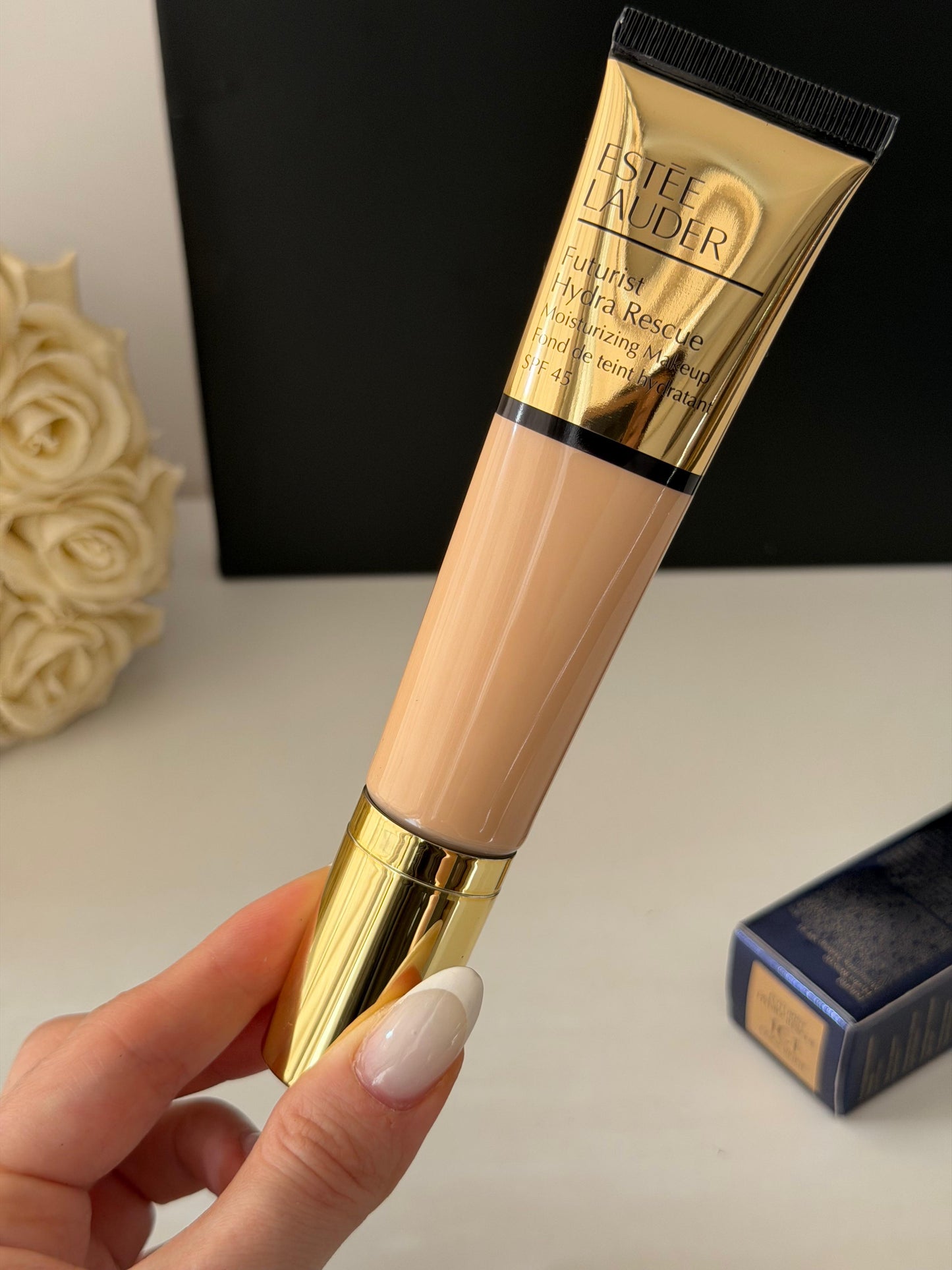 ESTEE LAUDER Futurist Hydra Rescue (1C1)
Moisturizing Foundation SPF45