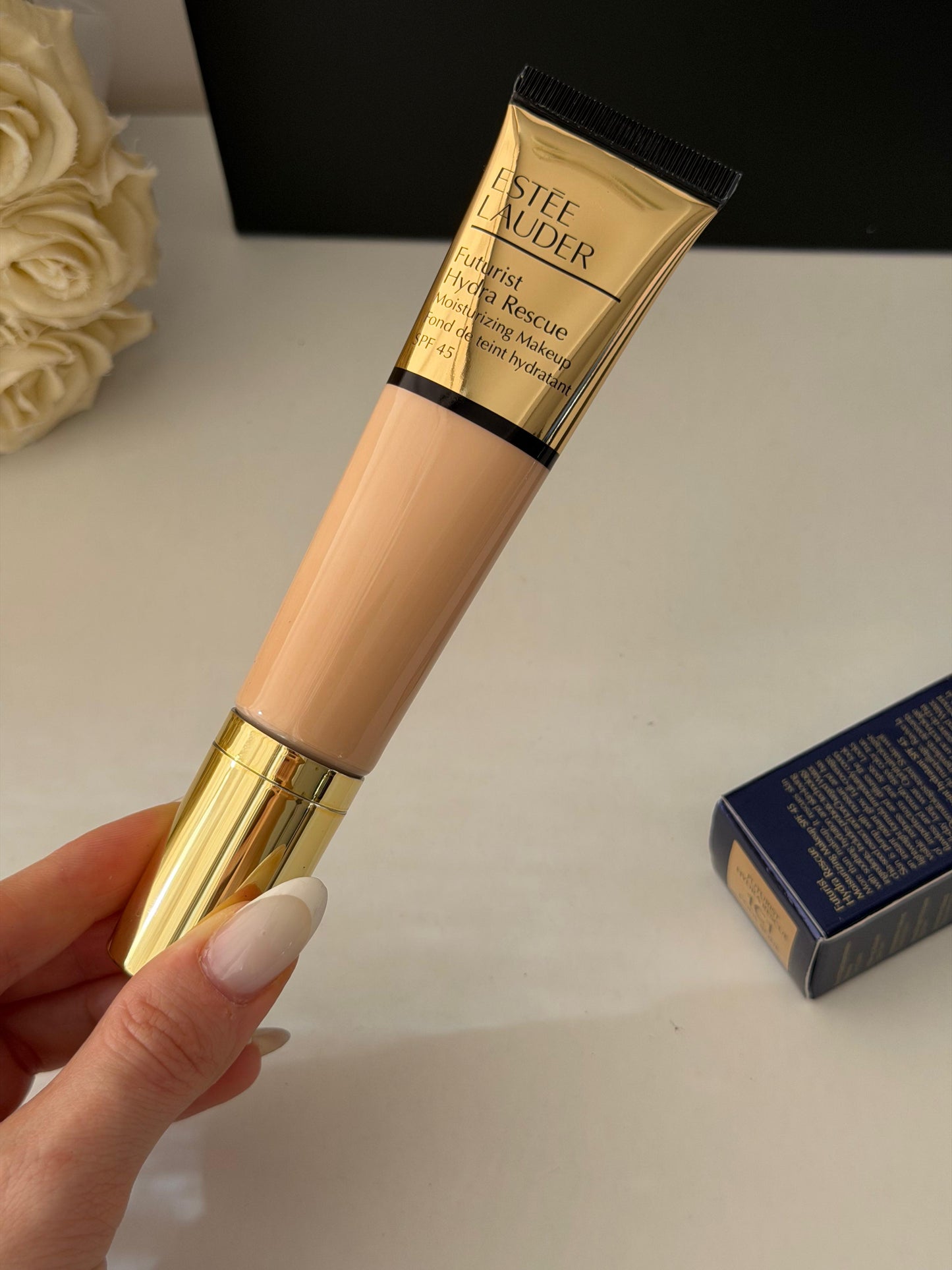 ESTEE LAUDER Futurist Hydra Rescue (1C1)
Moisturizing Foundation SPF45