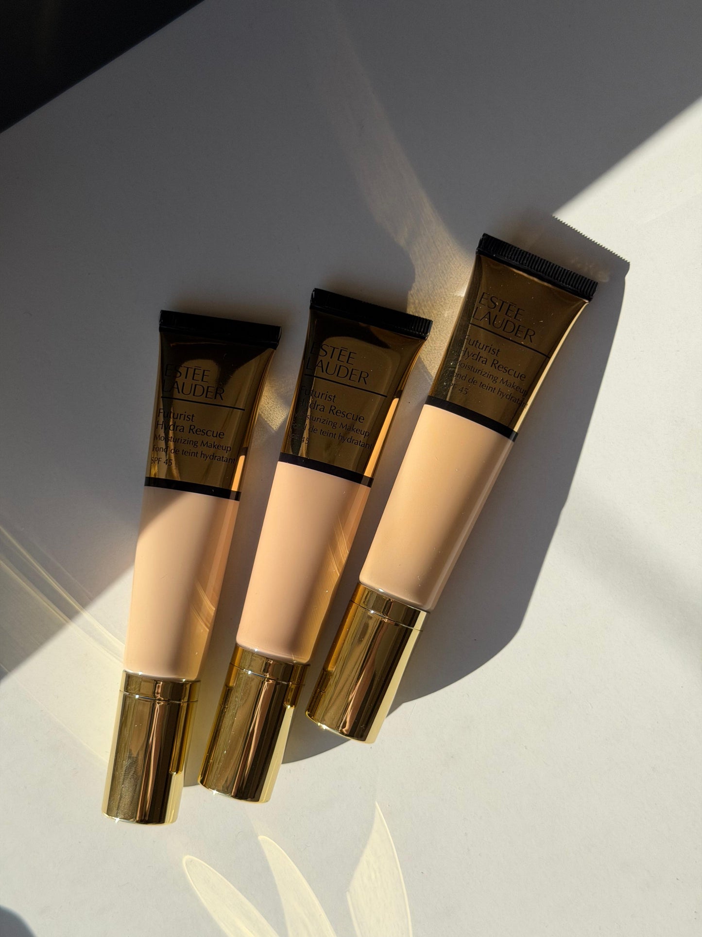 ESTEE LAUDER Futurist Hydra Rescue (1C1)
Moisturizing Foundation SPF45