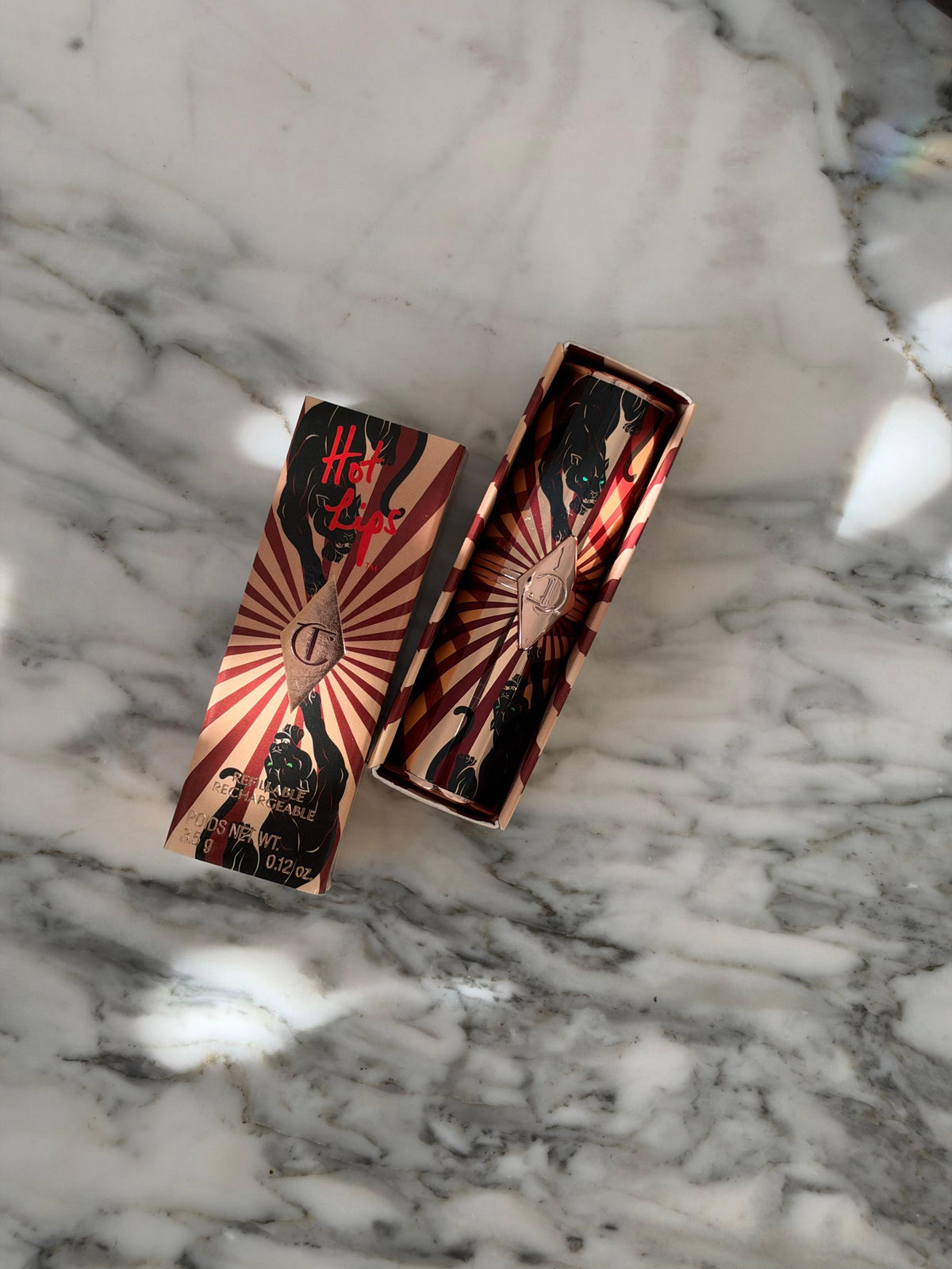CHARLOTTE TILBURY
Hot Lips Lipstick - Enigmatic Edward