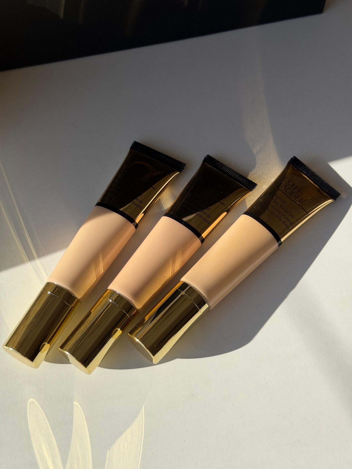 ESTEE LAUDER Futurist Hydra Rescue (1C1)
Moisturizing Foundation SPF45