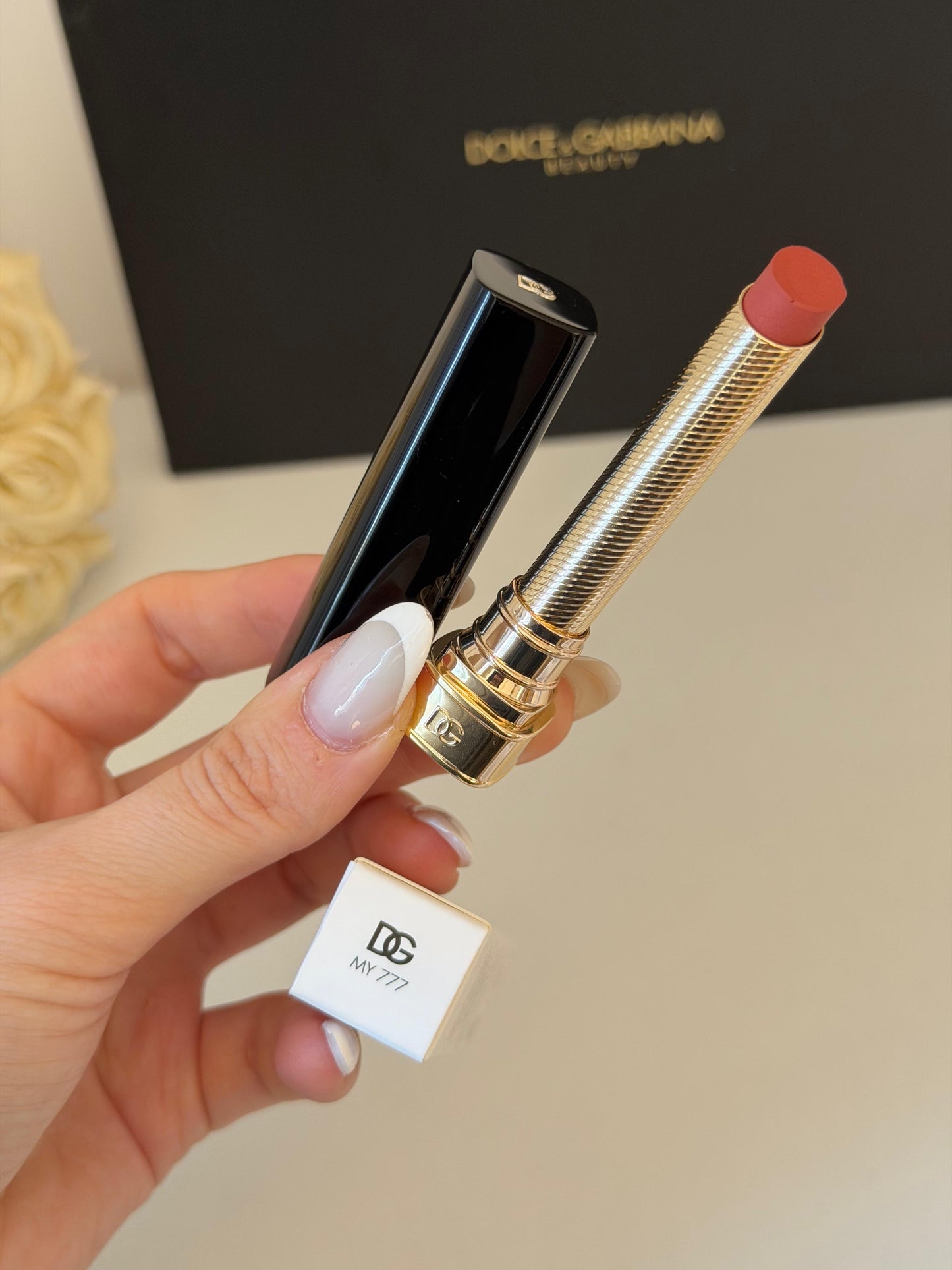 DOLCE&GABBANA My Comfy Matte Lipstick - My 777
Instant Rich Color & Hydration Lip Stylo