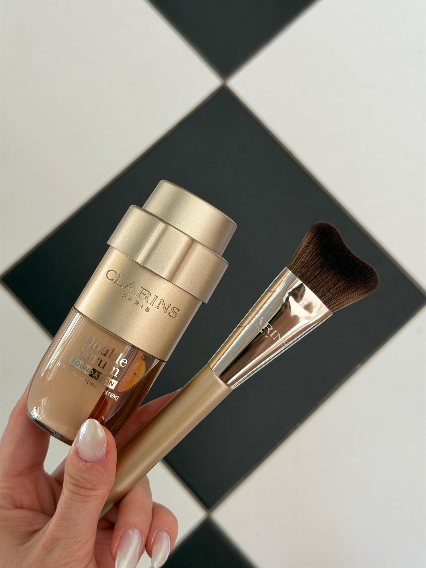 CLARINS Gua Sha-Inspired Foundation Brush