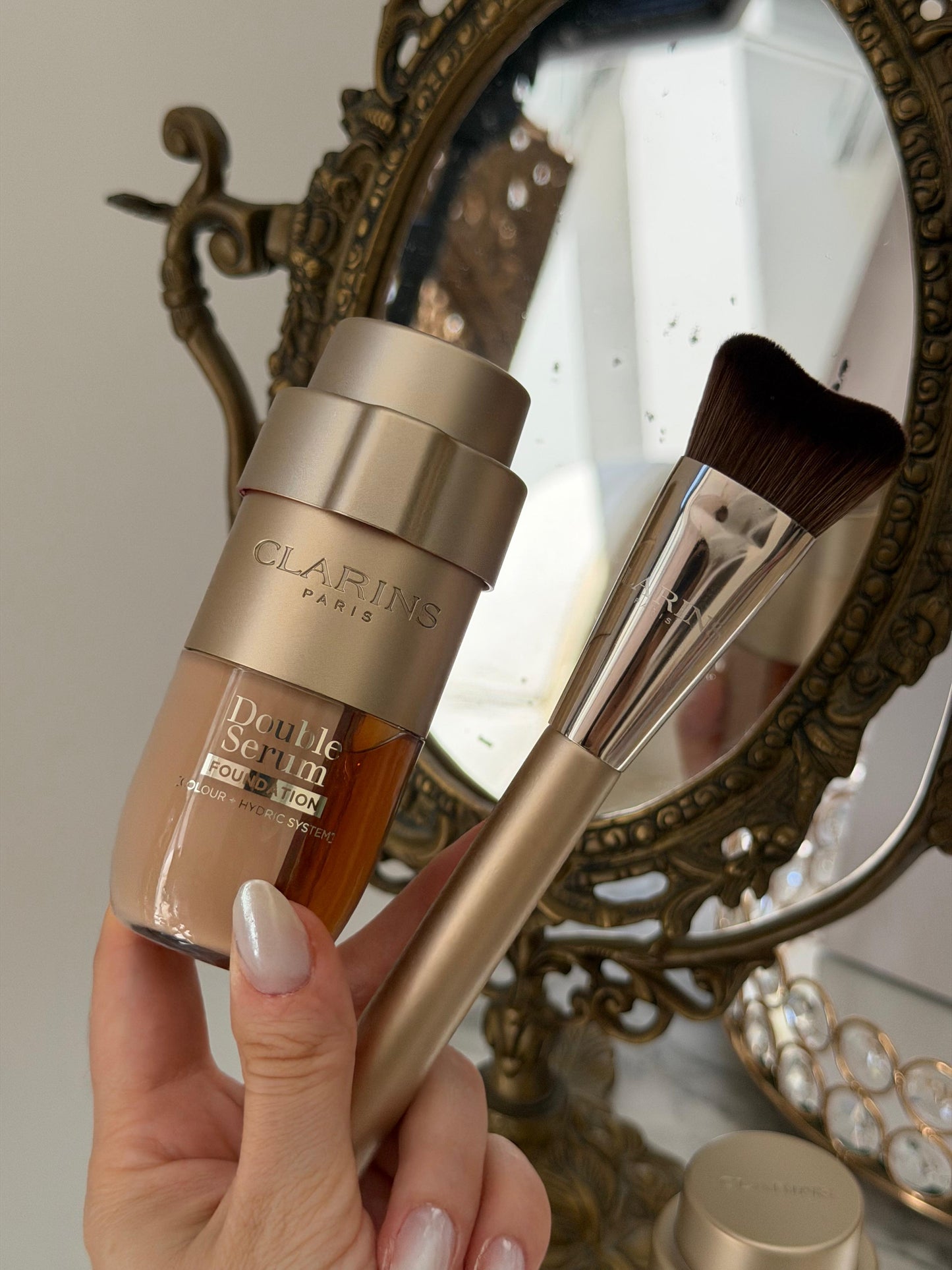 CLARINS Gua Sha-Inspired Foundation Brush
