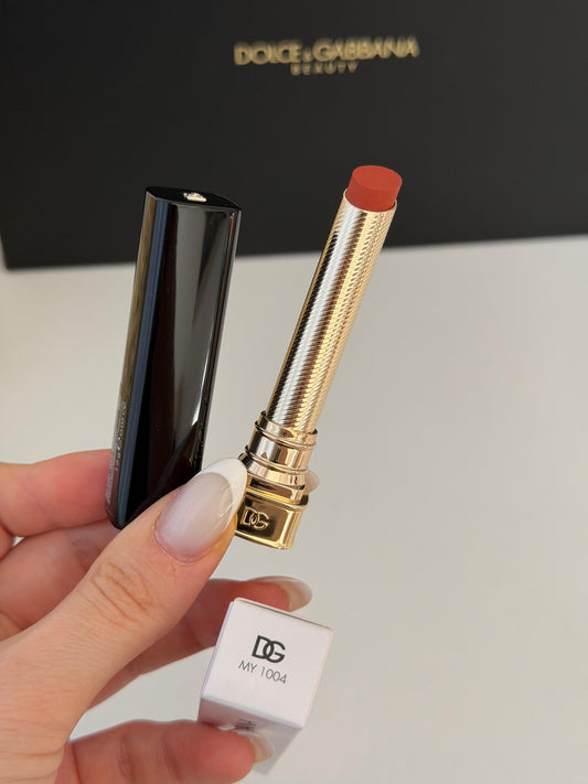 DOLCE&GABBANA My Comfy Matte Lipstick - My 1004
Instant Rich Color & Hydration Lip Stylo