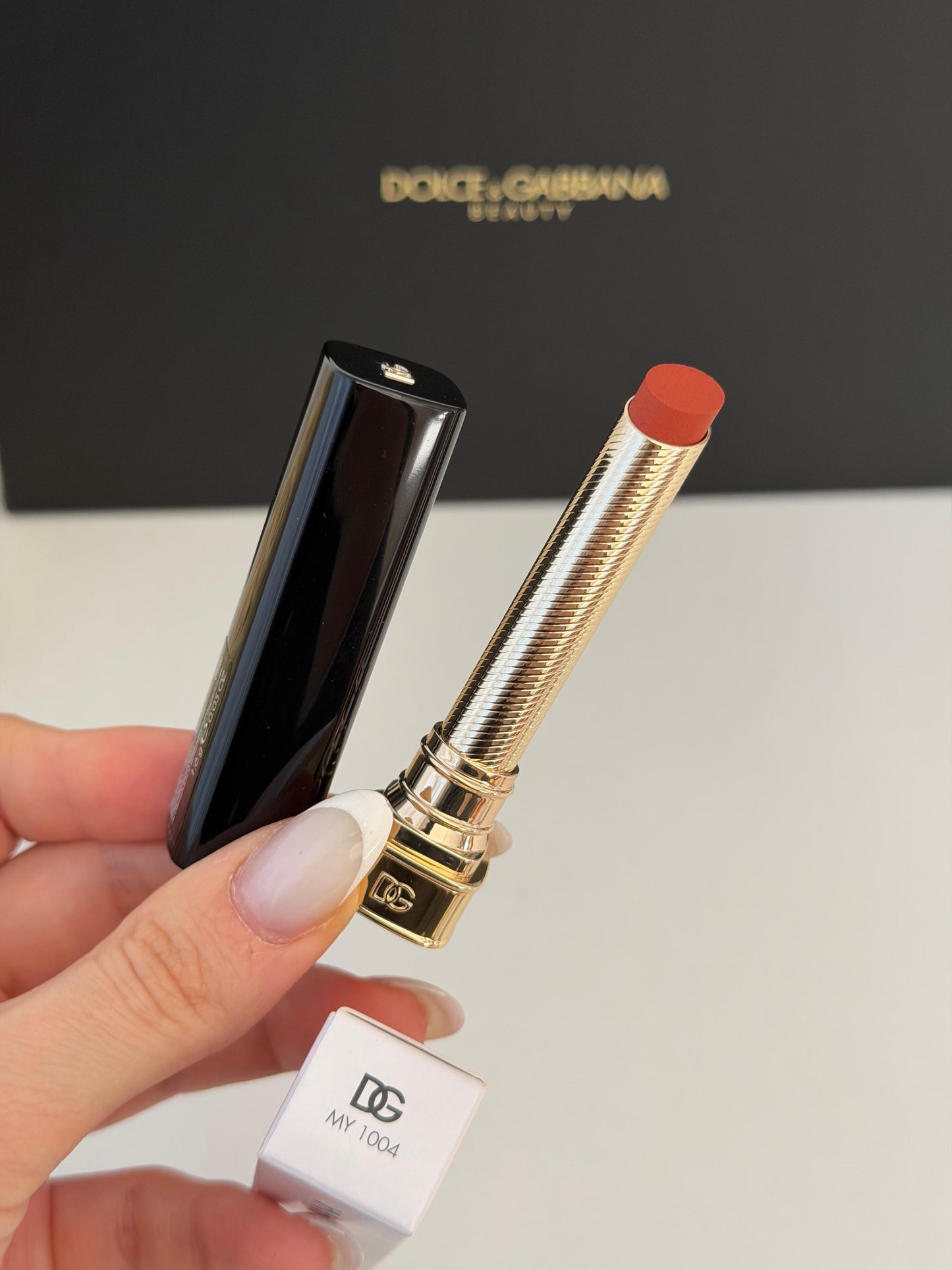 DOLCE&GABBANA My Comfy Matte Lipstick - My 1004
Instant Rich Color & Hydration Lip Stylo
