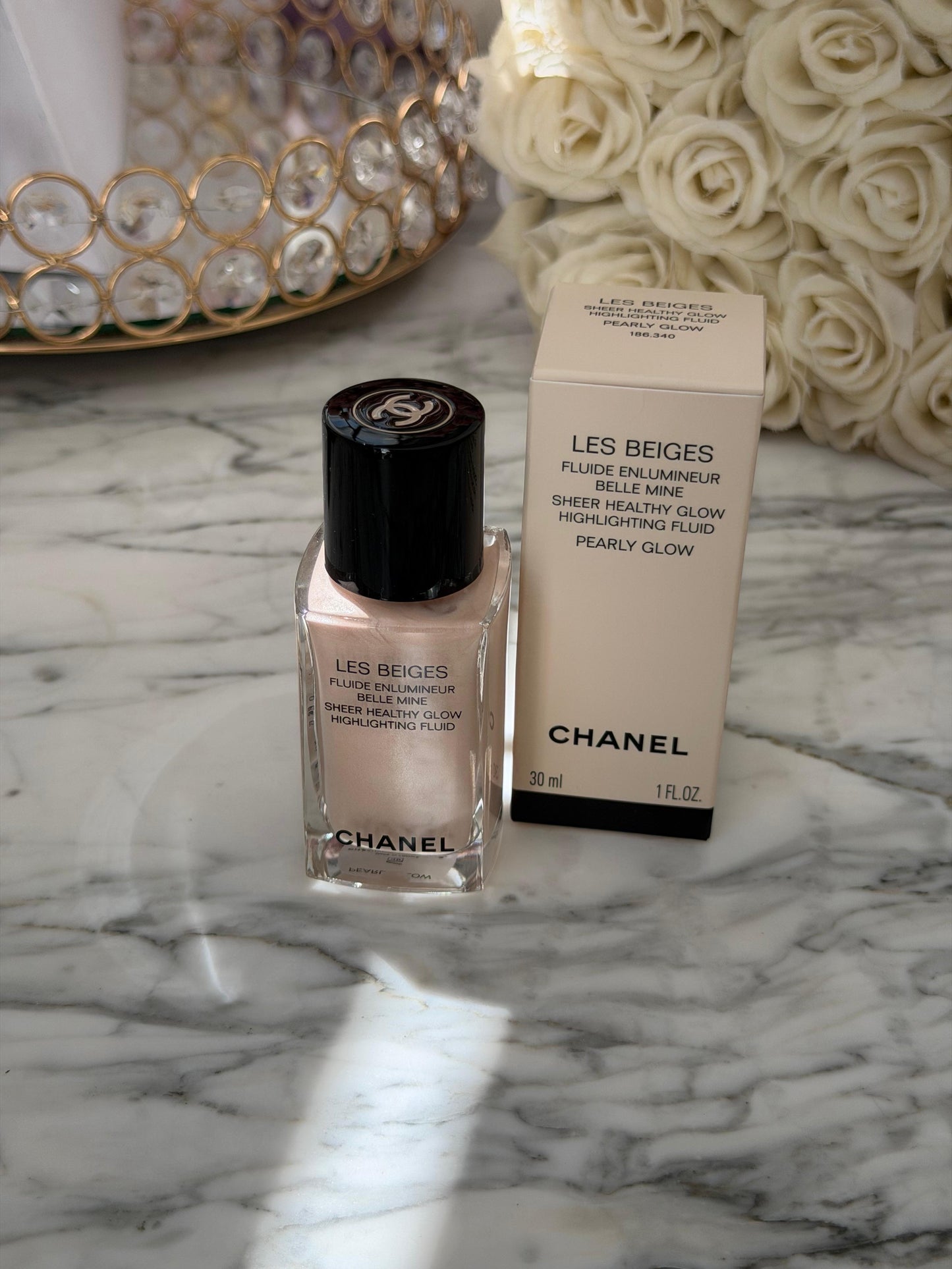 CHANEL Les Beiges - Pearly Glow
Sheer Healthy Glow Highlighting Fluid