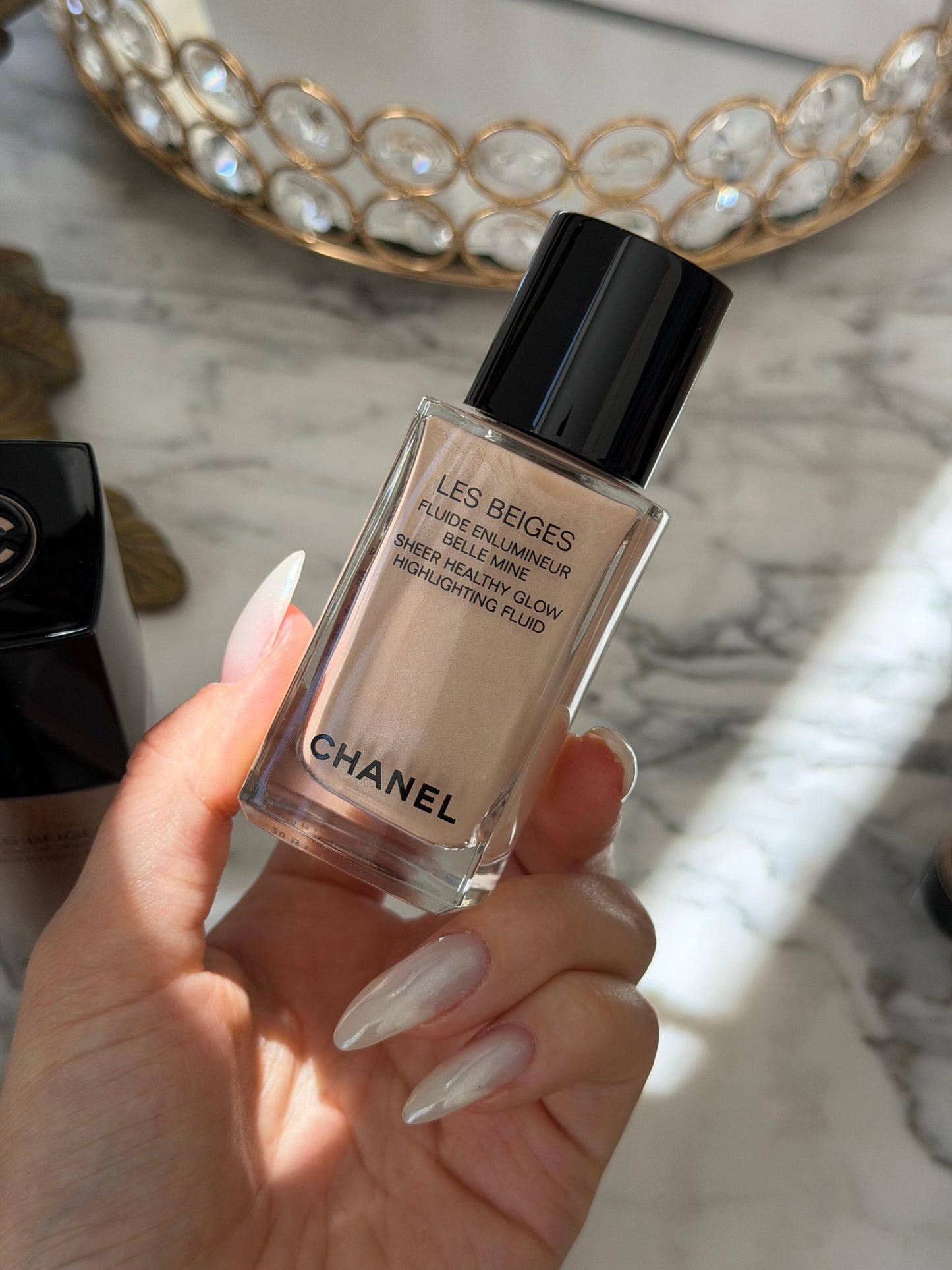 CHANEL Les Beiges - Pearly Glow
Sheer Healthy Glow Highlighting Fluid