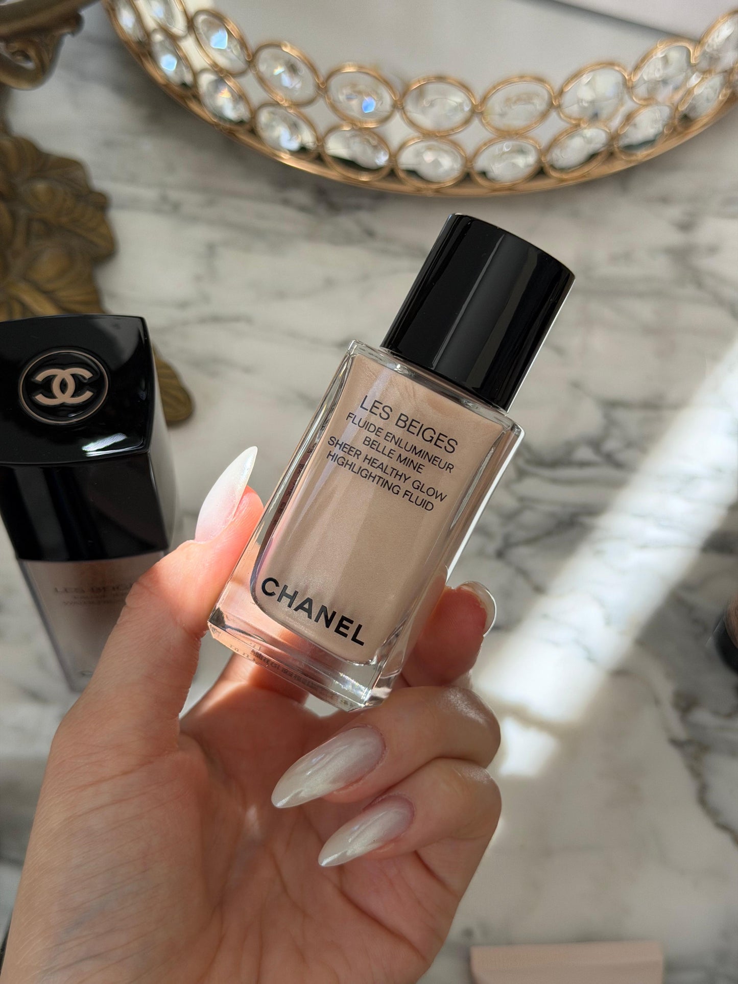 CHANEL Les Beiges - Pearly Glow
Sheer Healthy Glow Highlighting Fluid