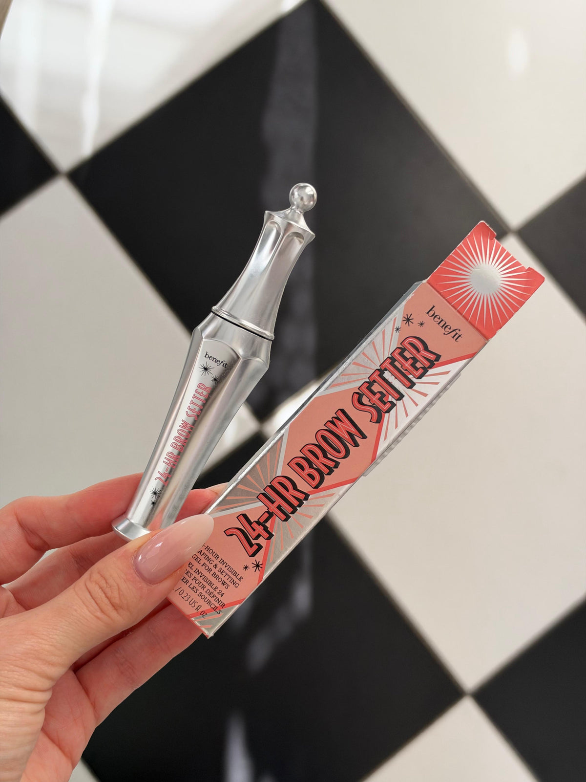 BENEFIT 24-Hour Brow Setter
Invisible Shaping & Setting Gel