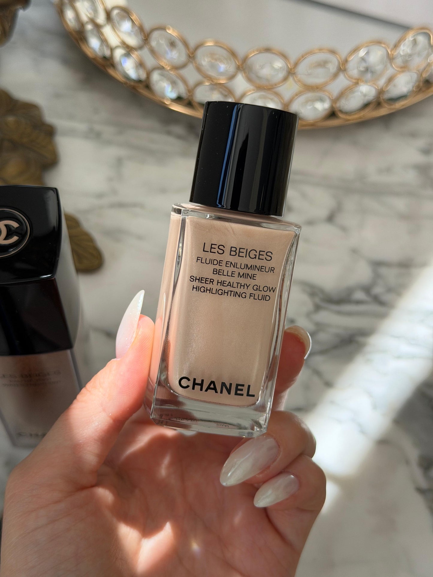 CHANEL Les Beiges - Pearly Glow
Sheer Healthy Glow Highlighting Fluid