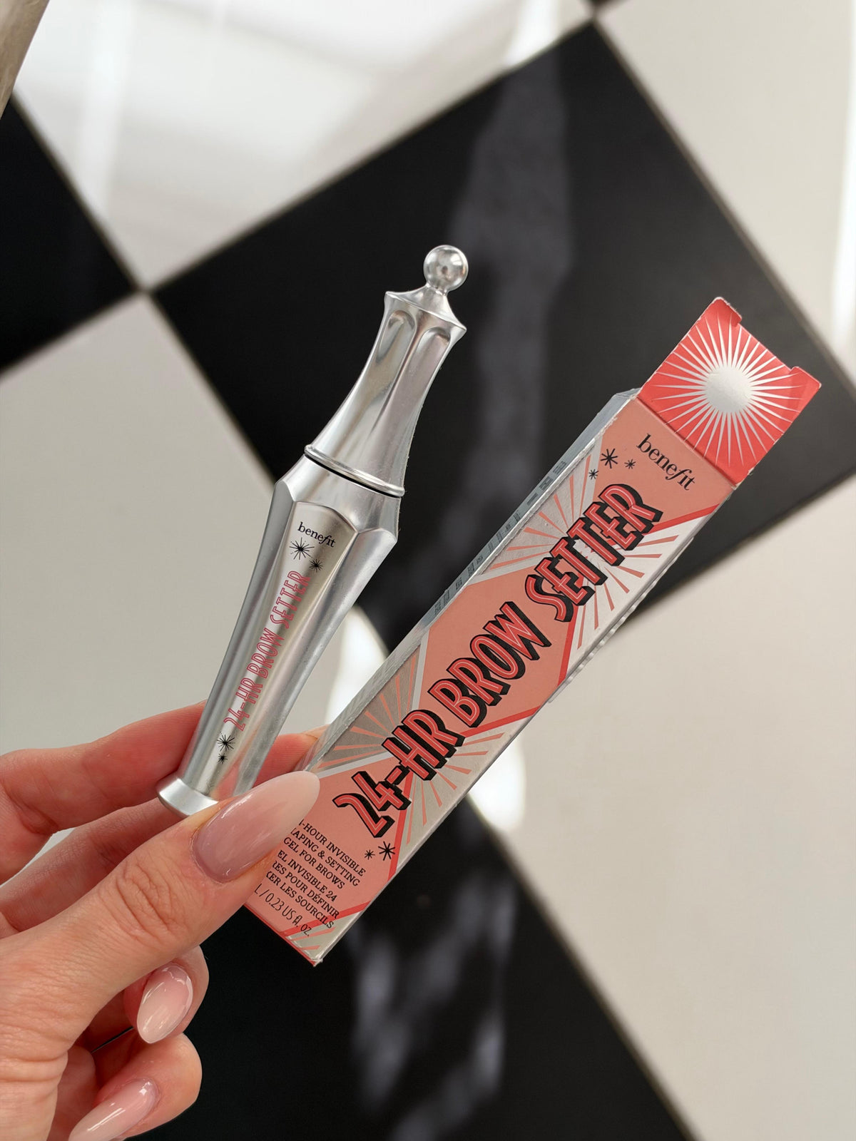 BENEFIT 24-Hour Brow Setter
Invisible Shaping & Setting Gel
