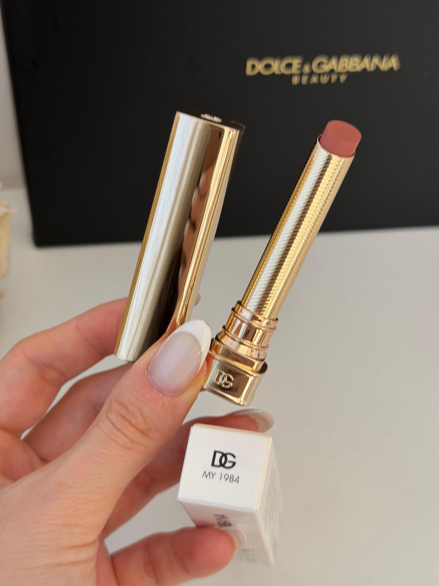 DOLCE&GABBANA My Sculpt Satin
Lasting Color & Hydration Lipstick Stylo - MY 1984