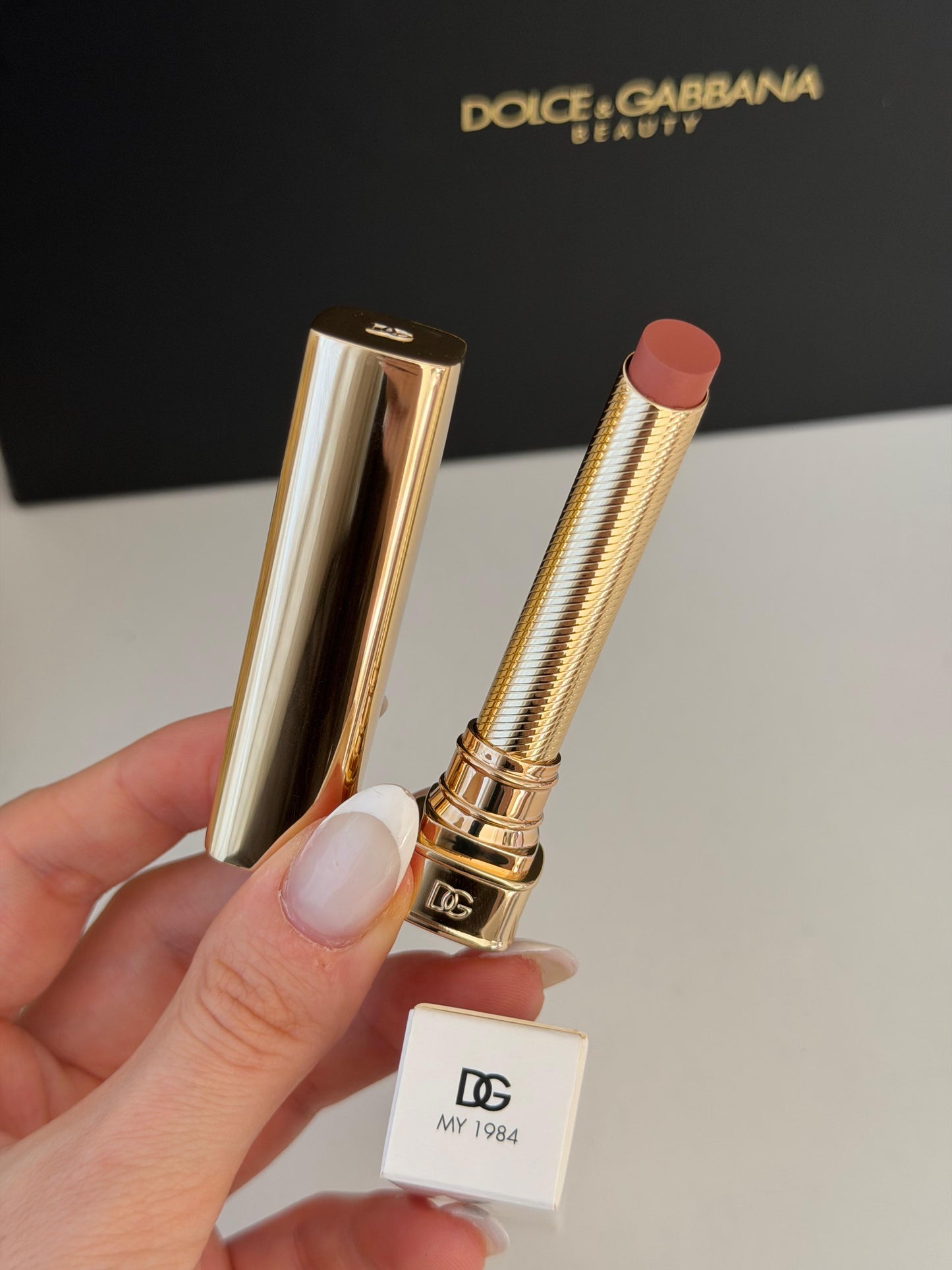 DOLCE&GABBANA My Sculpt Satin
Lasting Color & Hydration Lipstick Stylo - MY 1984
