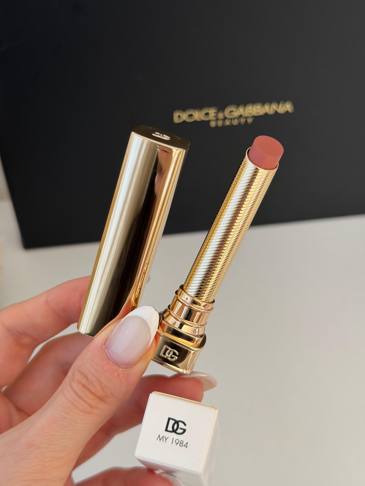 DOLCE&GABBANA My Sculpt Satin
Lasting Color & Hydration Lipstick Stylo - MY 1984