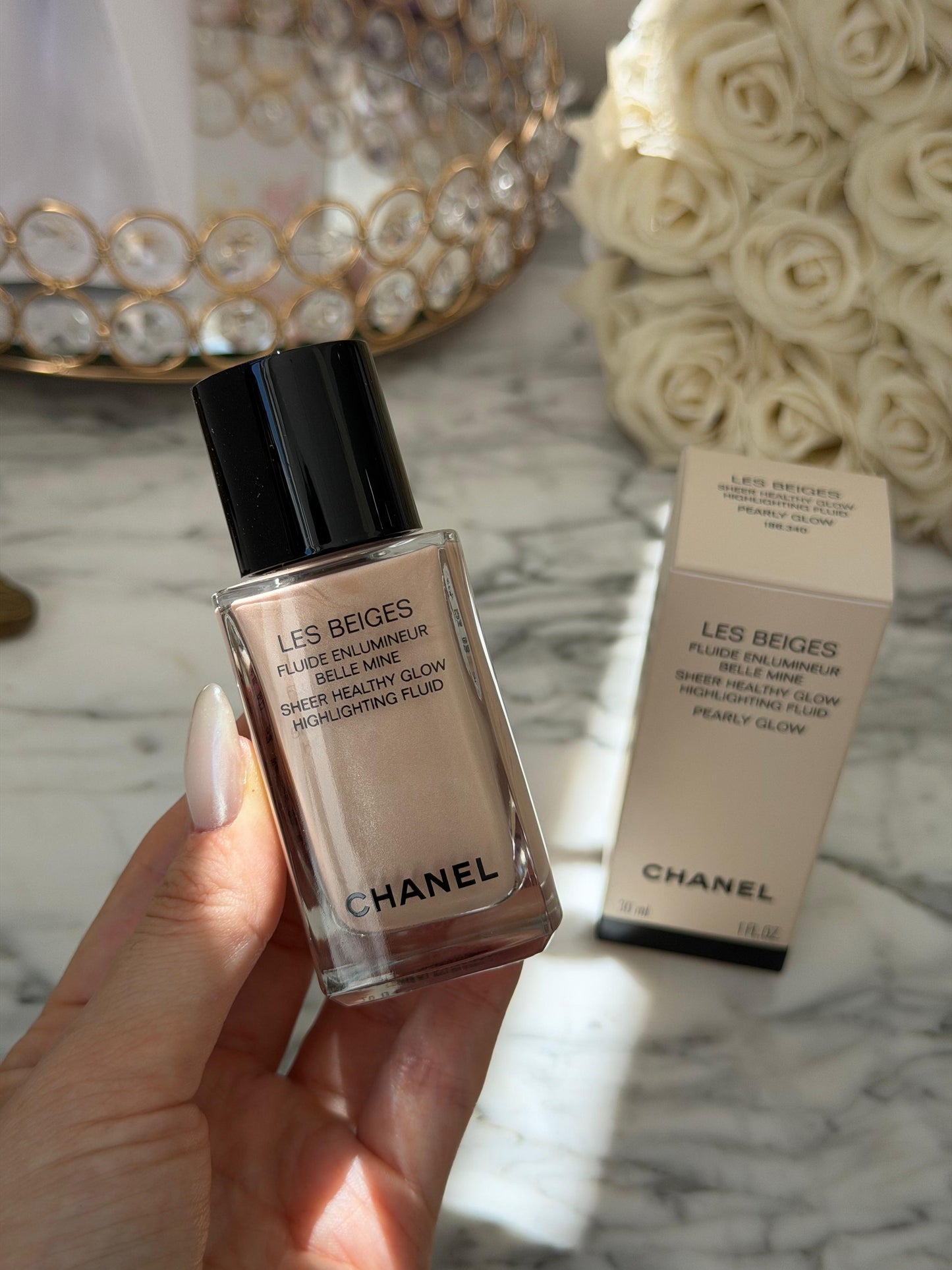 CHANEL Les Beiges - Pearly Glow
Sheer Healthy Glow Highlighting Fluid