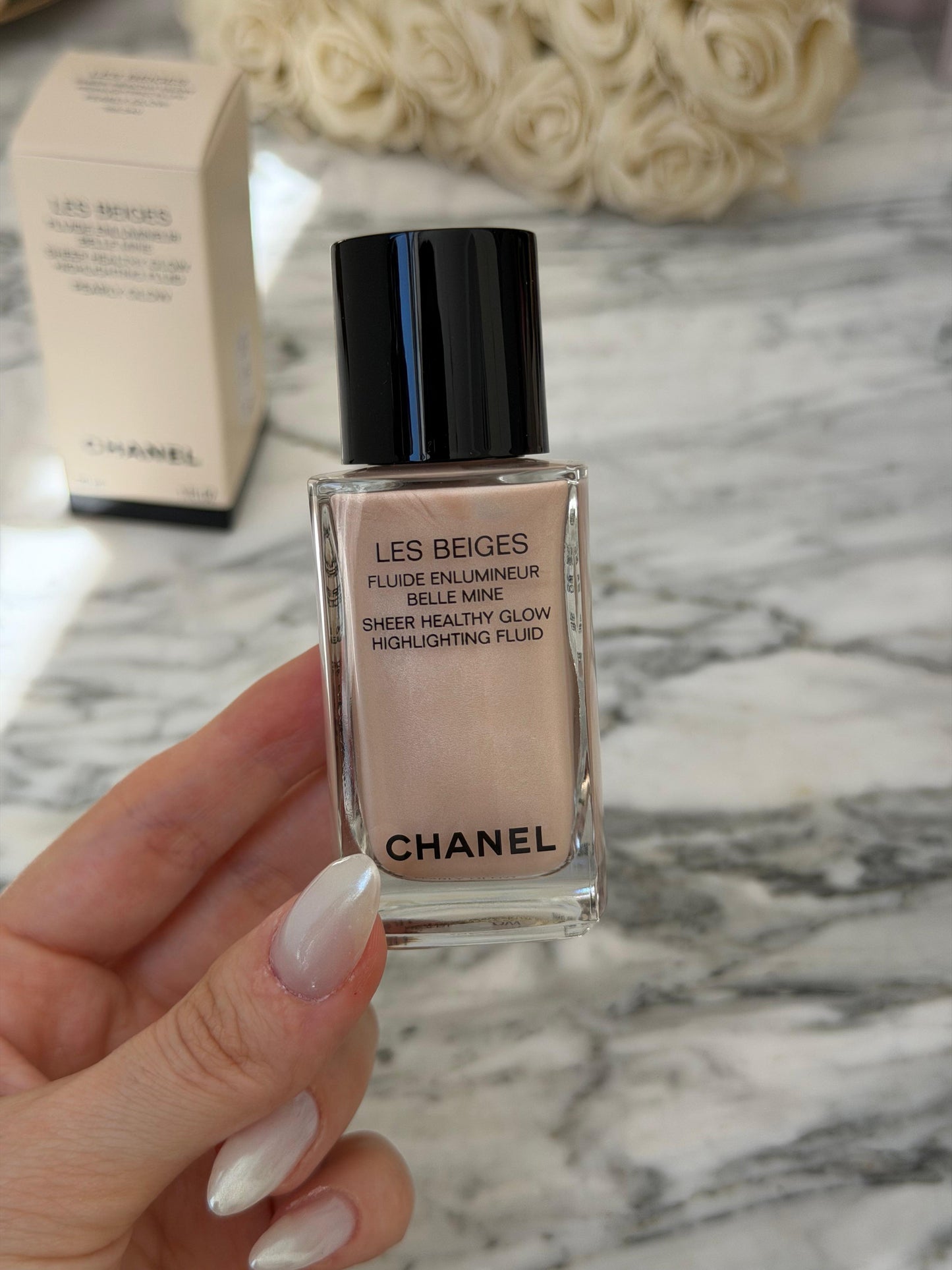 CHANEL Les Beiges - Pearly Glow
Sheer Healthy Glow Highlighting Fluid