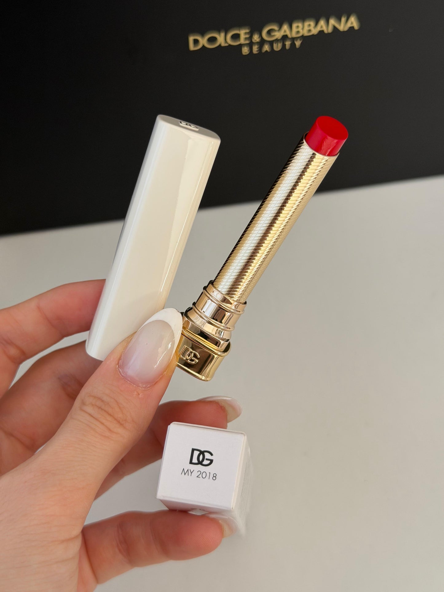 DOLCE&GABBANA My Juicy Sheer Lipstick - My 2018
Instant Shine & Hydration Lip Stylo