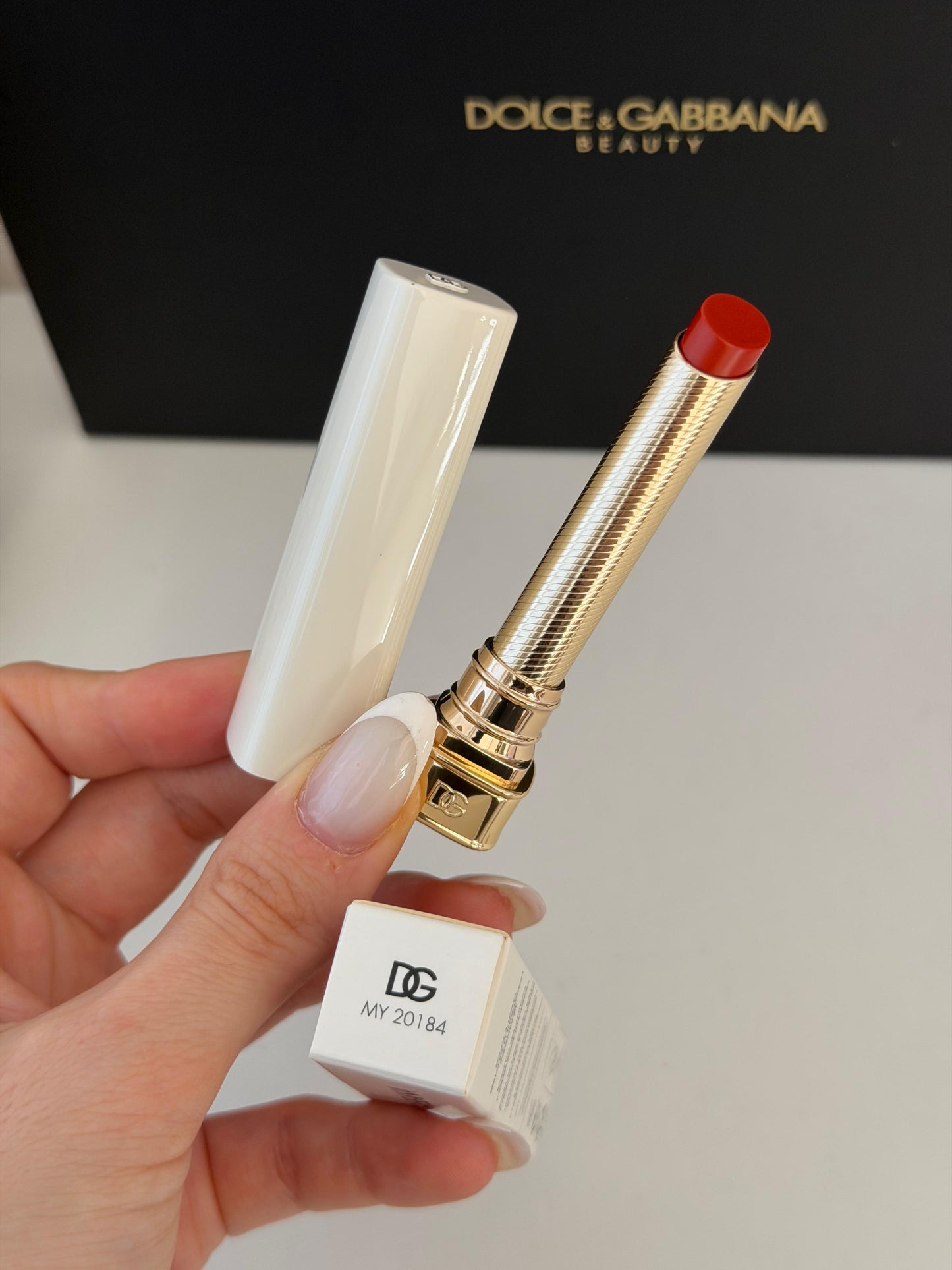 DOLCE&GABBANA My Juicy Sheer Lipstick - My 20184
Instant Shine & Hydration Lip Stylo