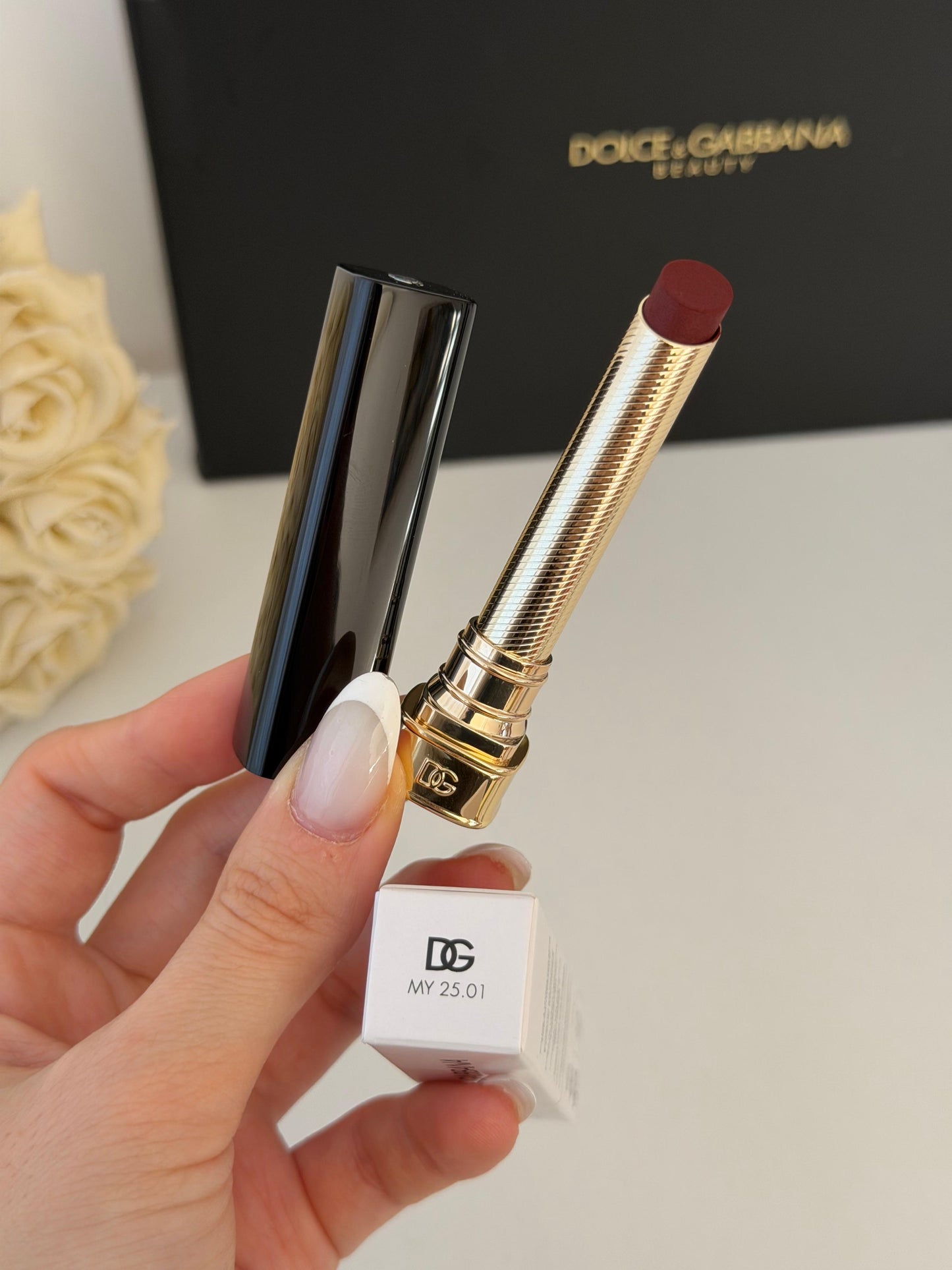 DOLCE&GABBANA My Comfy Matte Lipstick - My 25.01
Instant Rich Color & Hydration Lip Stylo