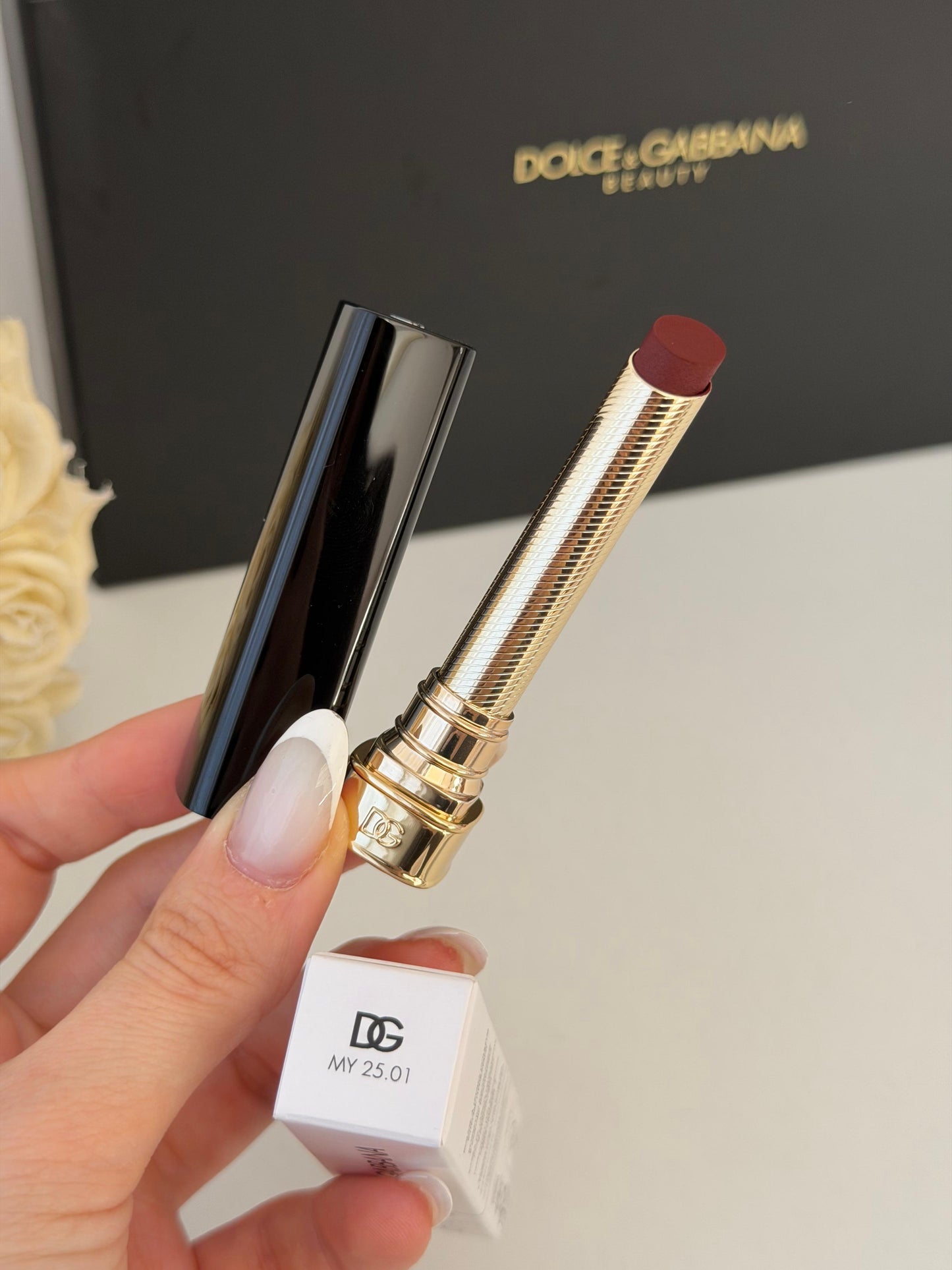 DOLCE&GABBANA My Comfy Matte Lipstick - My 25.01
Instant Rich Color & Hydration Lip Stylo