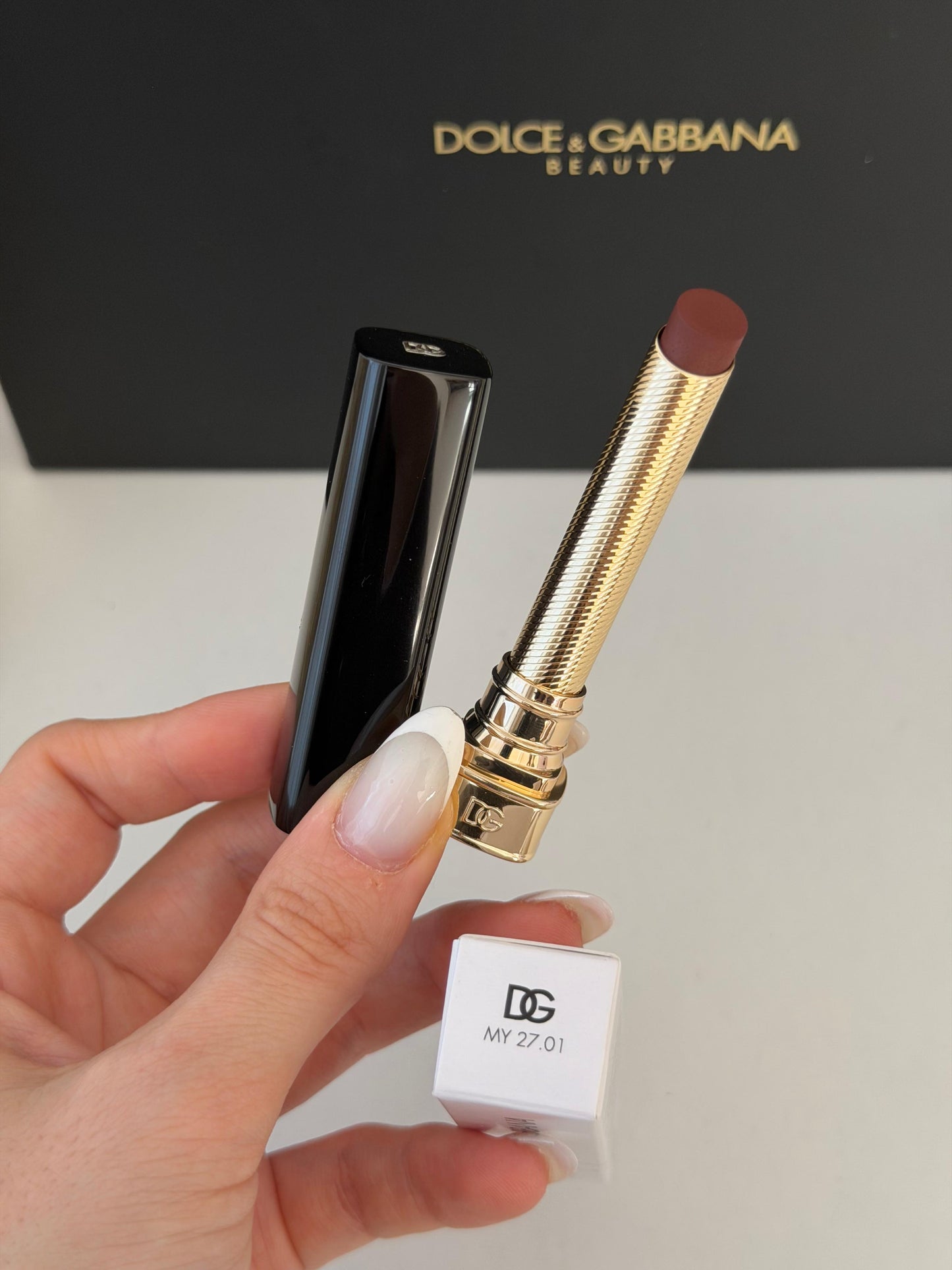DOLCE&GABBANA My Comfy Matte Lipstick - My 27.01
Instant Rich Color & Hydration Lip Stylo
