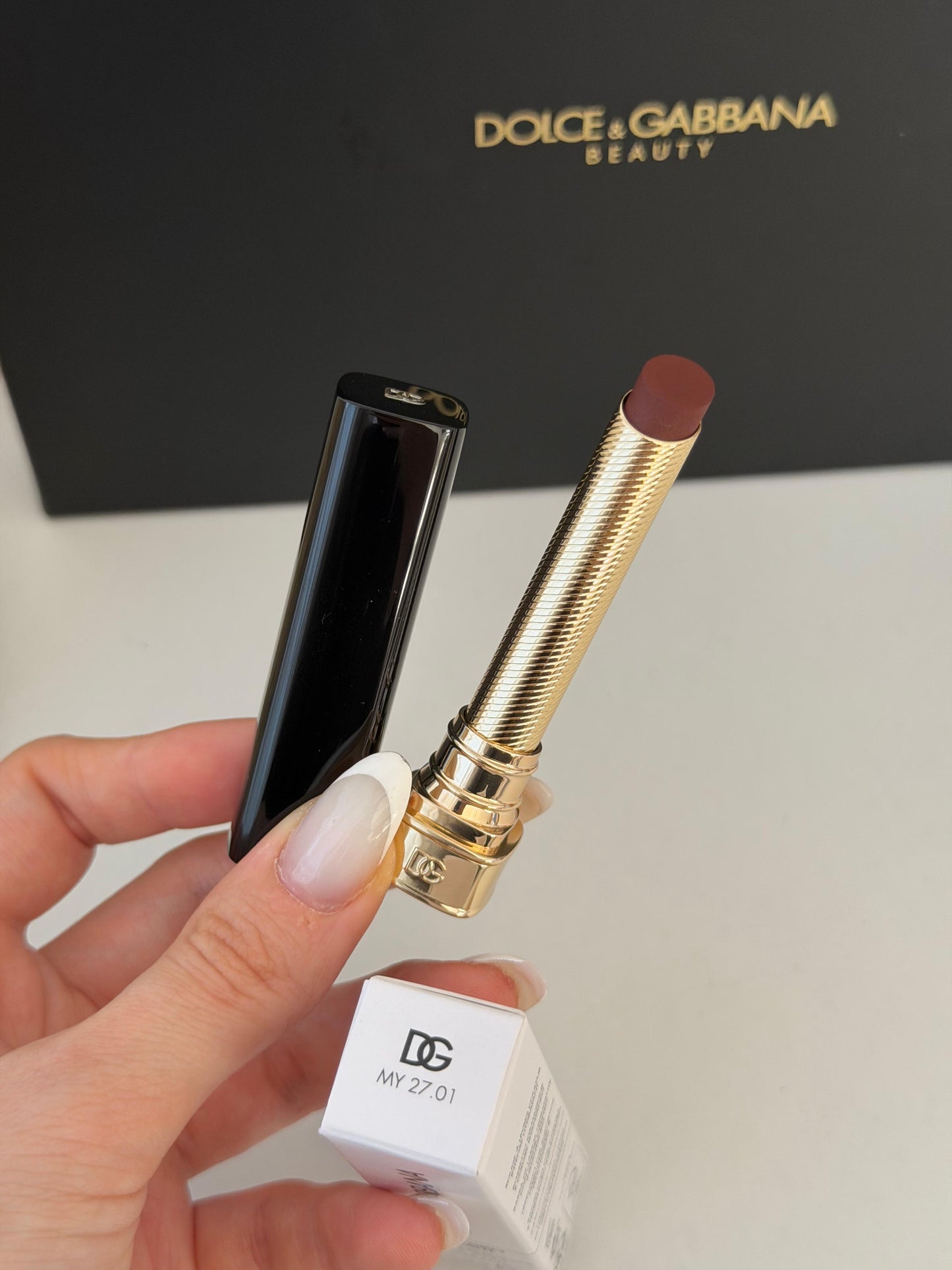DOLCE&GABBANA My Comfy Matte Lipstick - My 27.01
Instant Rich Color & Hydration Lip Stylo