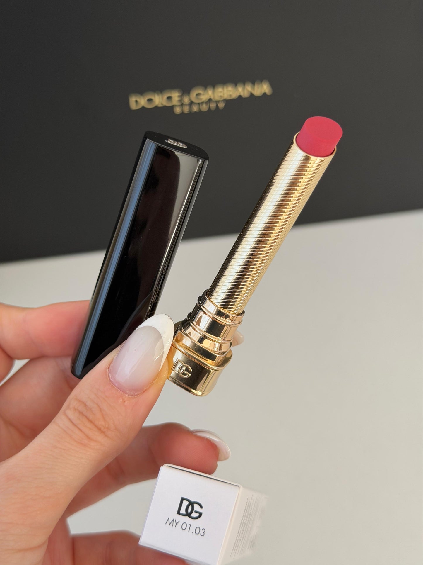 DOLCE&GABBANA My Comfy Matte Lipstick - My 01.03
Instant Rich Color & Hydration Lip Stylo
