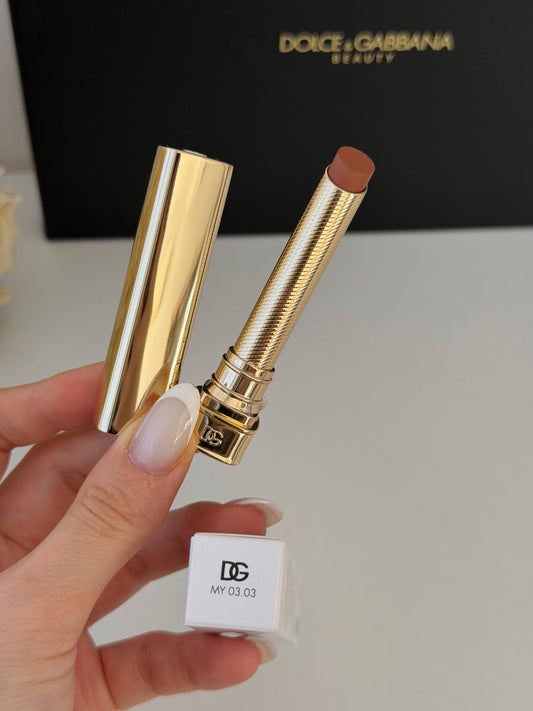 DOLCE&GABBANA My Sculpt Satin
Lasting Color & Hydration Lipstick Stylo - MY 03.03