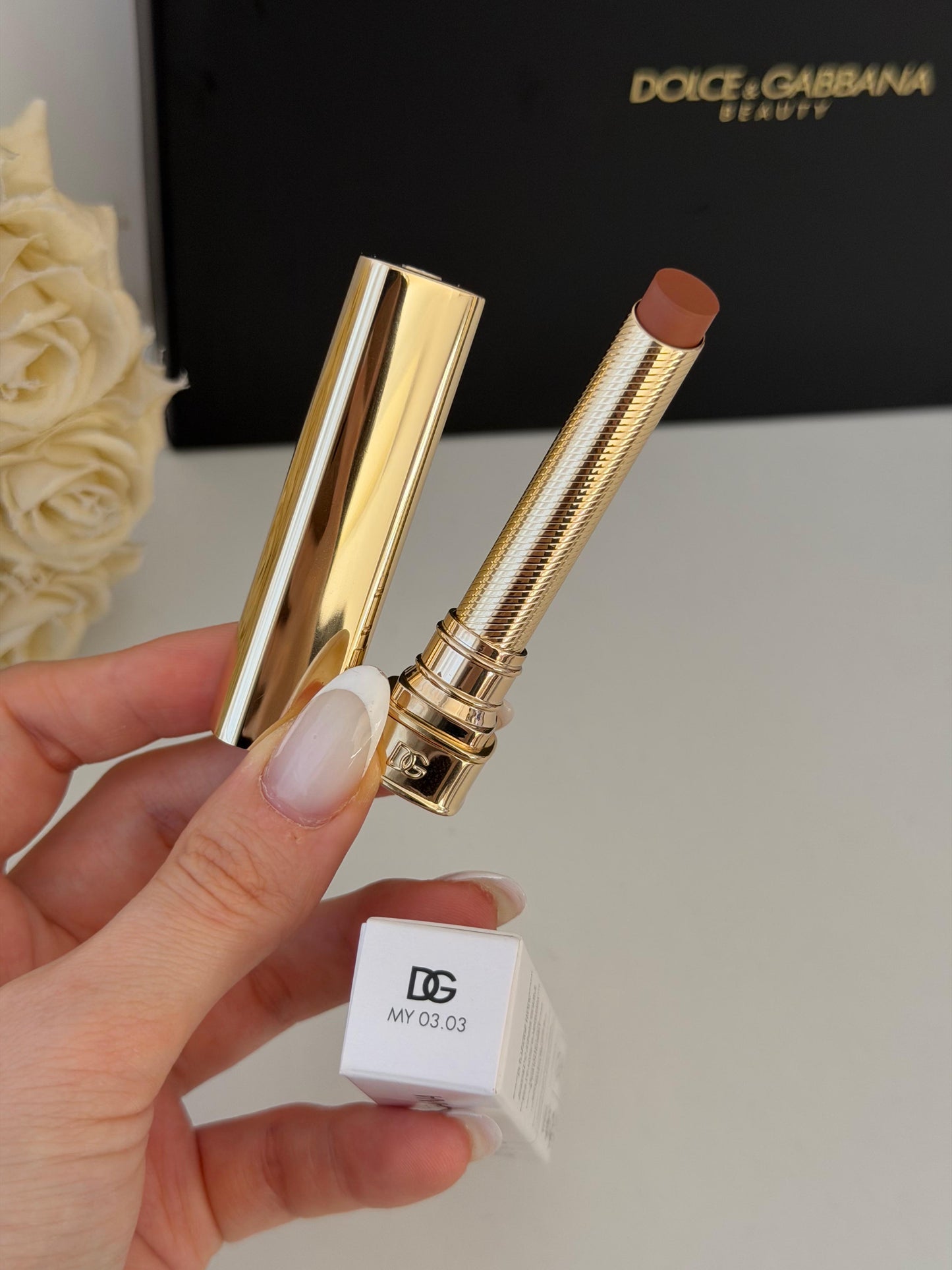 DOLCE&GABBANA My Sculpt Satin
Lasting Color & Hydration Lipstick Stylo - MY 03.03