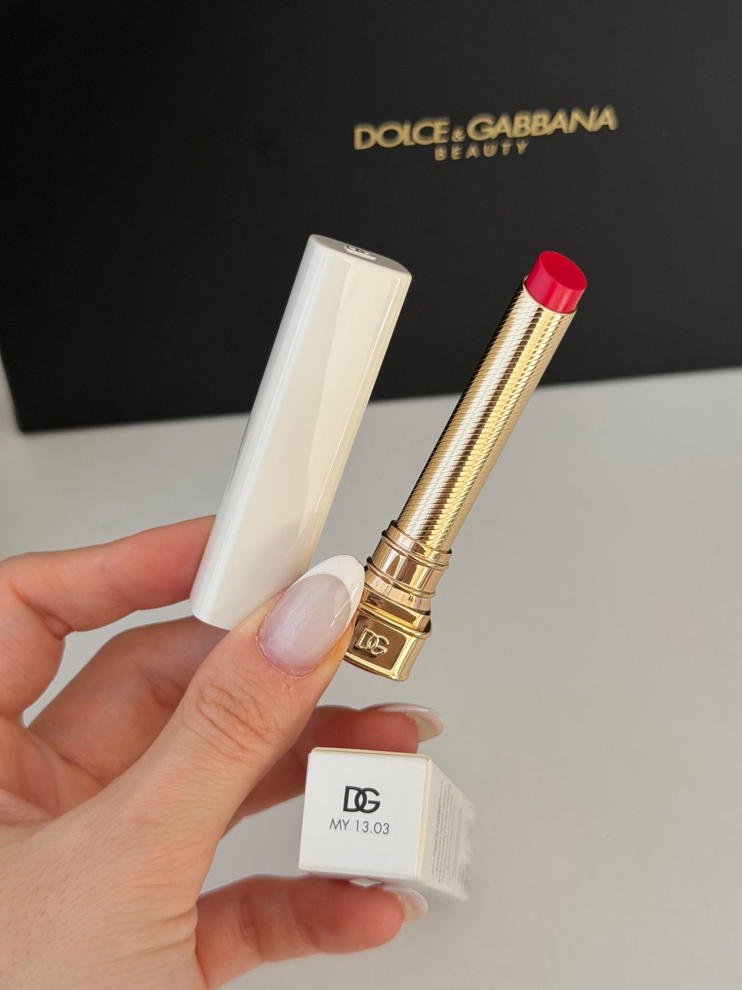 DOLCE&GABBANA My Juicy Sheer Lipstick - My 13.03
Instant Shine & Hydration Lip Stylo