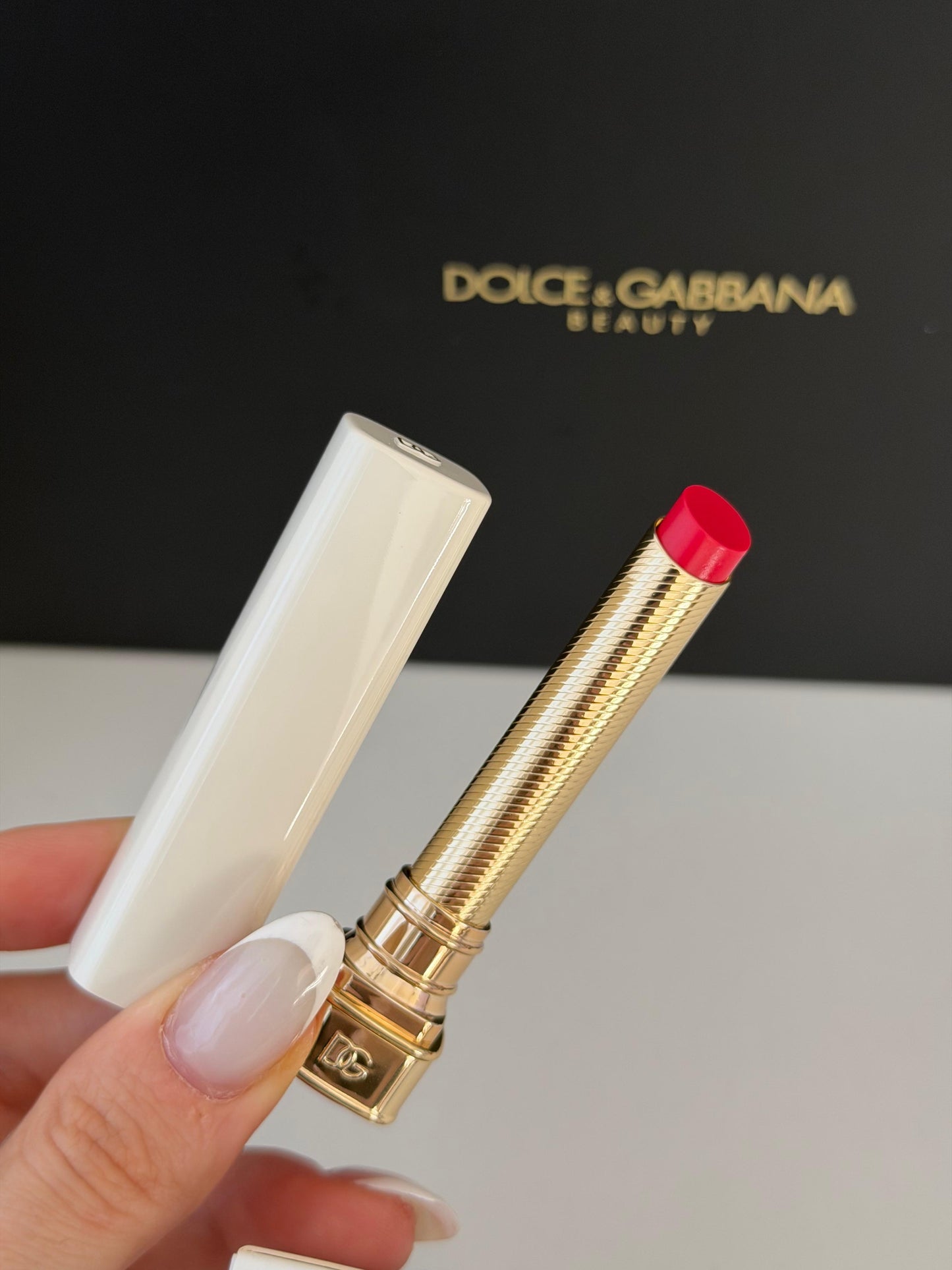 DOLCE&GABBANA My Juicy Sheer Lipstick - My 13.03
Instant Shine & Hydration Lip Stylo