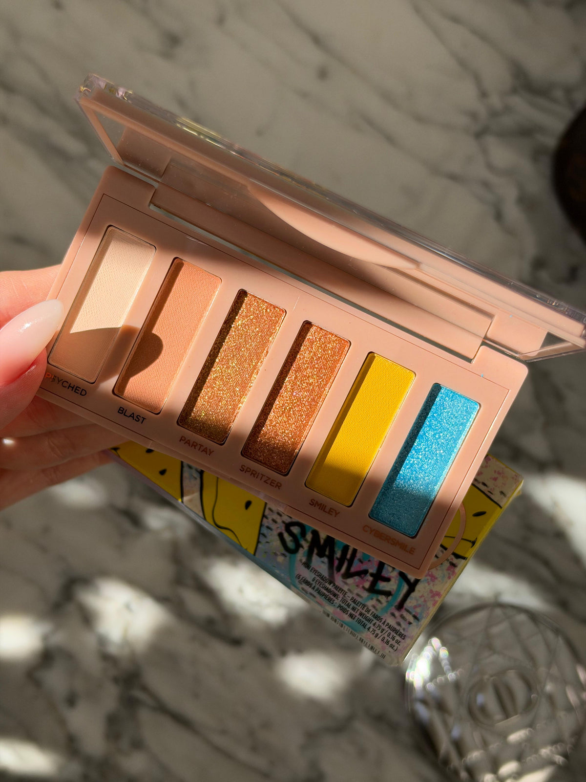 URBAN DECAY Naked Mucho Happy Mini Eyeshadow Palette - Smiley