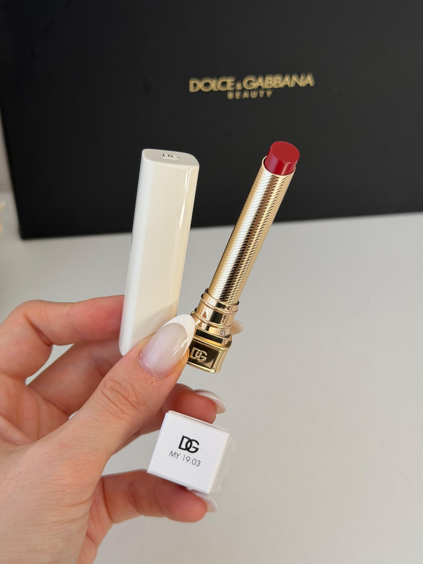 DOLCE&GABBANA My Juicy Sheer Lipstick - My 19.03
Instant Shine & Hydration Lip Stylo