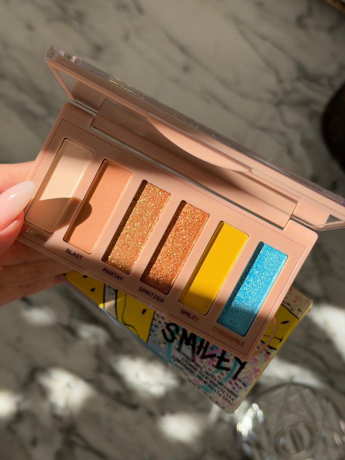 URBAN DECAY Naked Mucho Happy Mini Eyeshadow Palette - Smiley