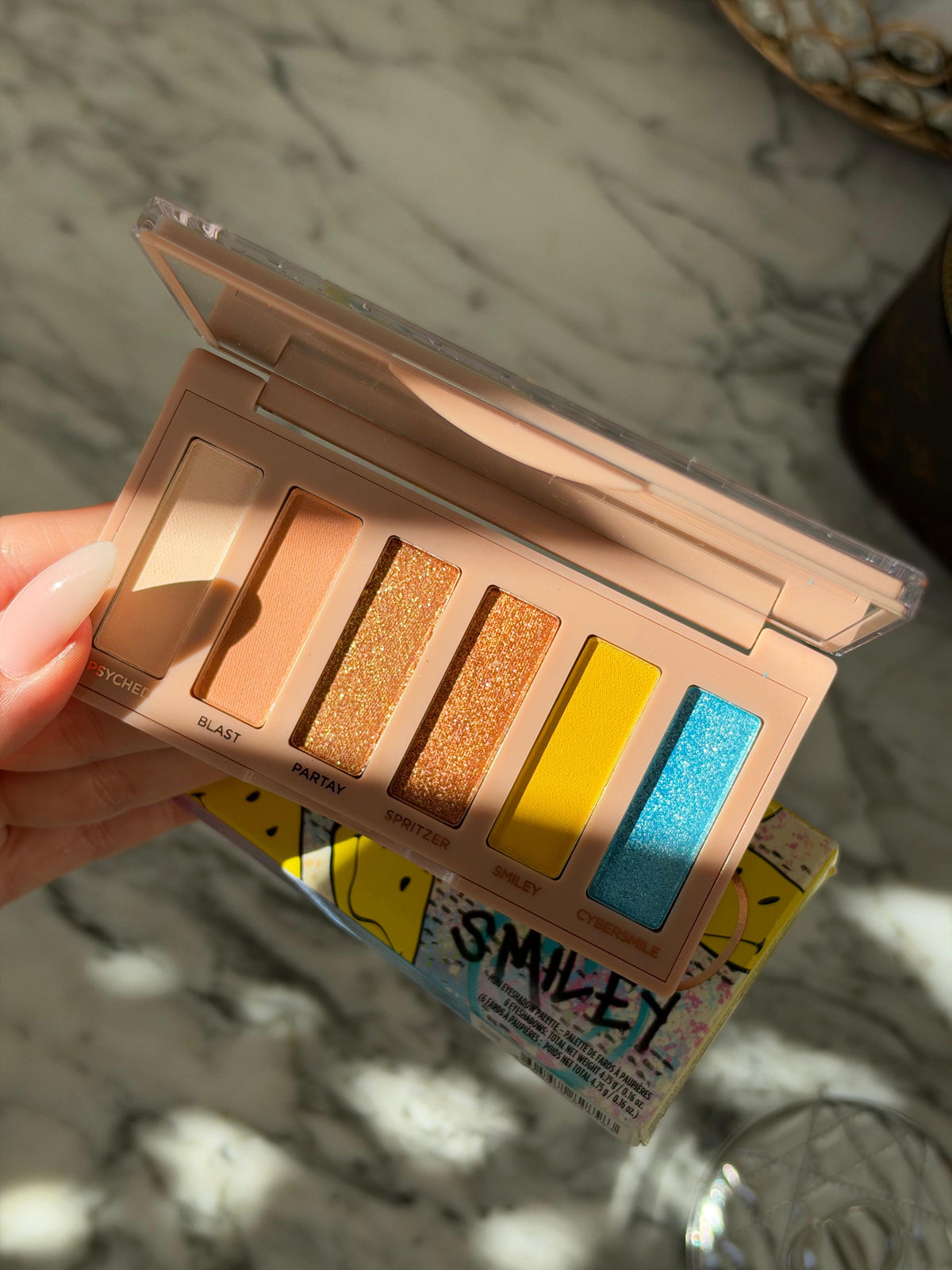 URBAN DECAY Naked Mucho Happy Mini Eyeshadow Palette - Smiley