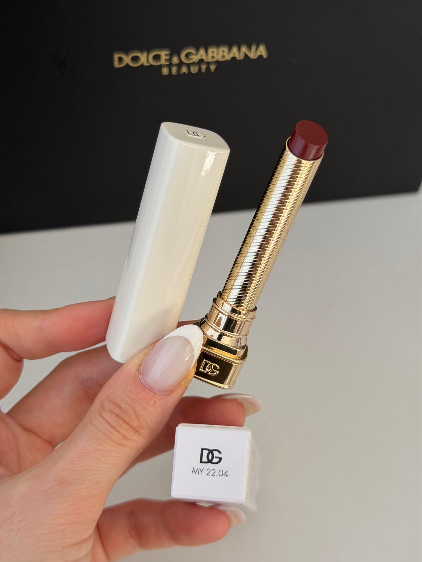 DOLCE&GABBANA My Juicy Sheer Lipstick - My 22.04
Instant Shine & Hydration Lip Stylo
