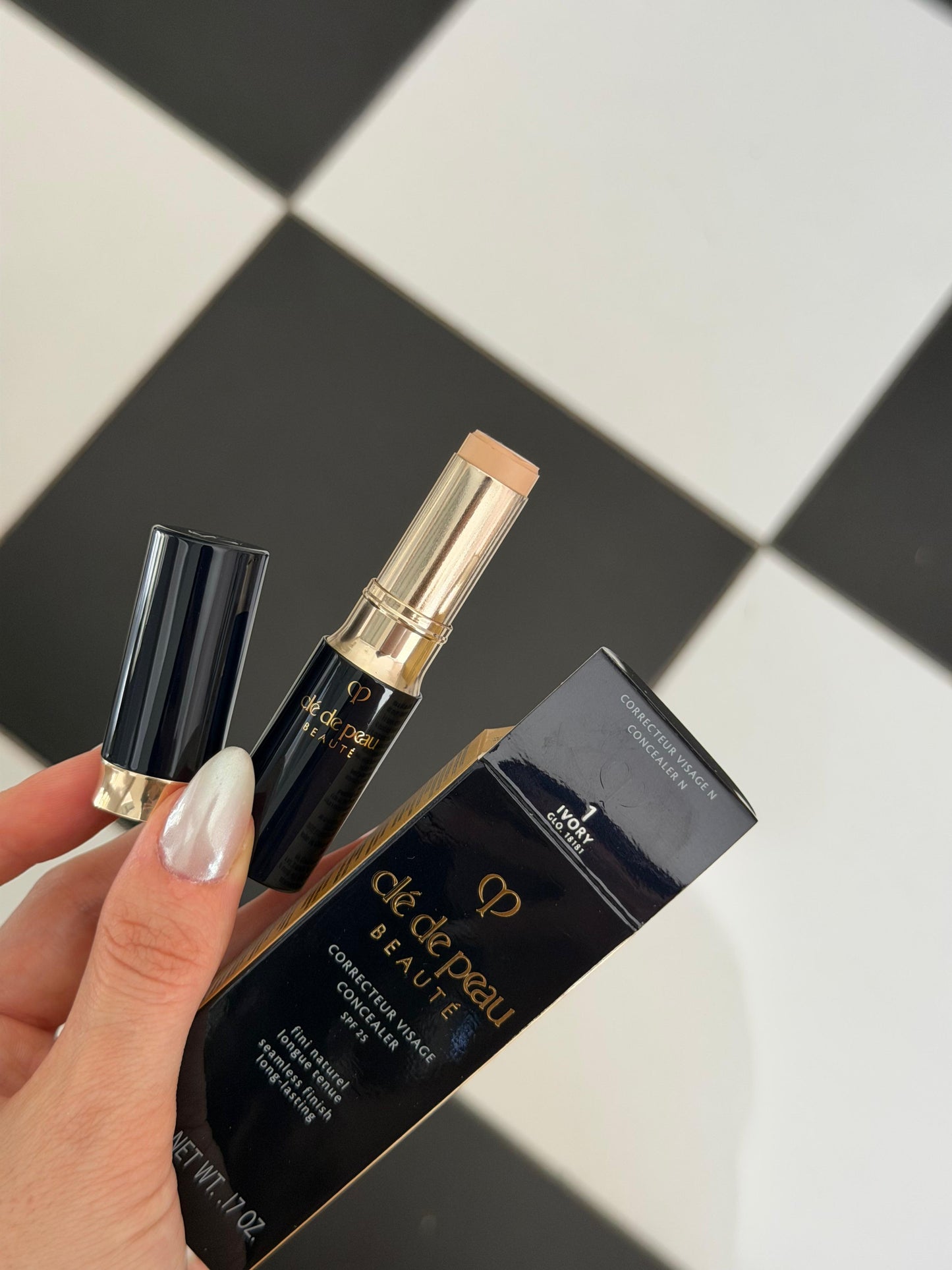 CLE DE PEAU Beauté
Corrective Concealer For Seamless Coverage