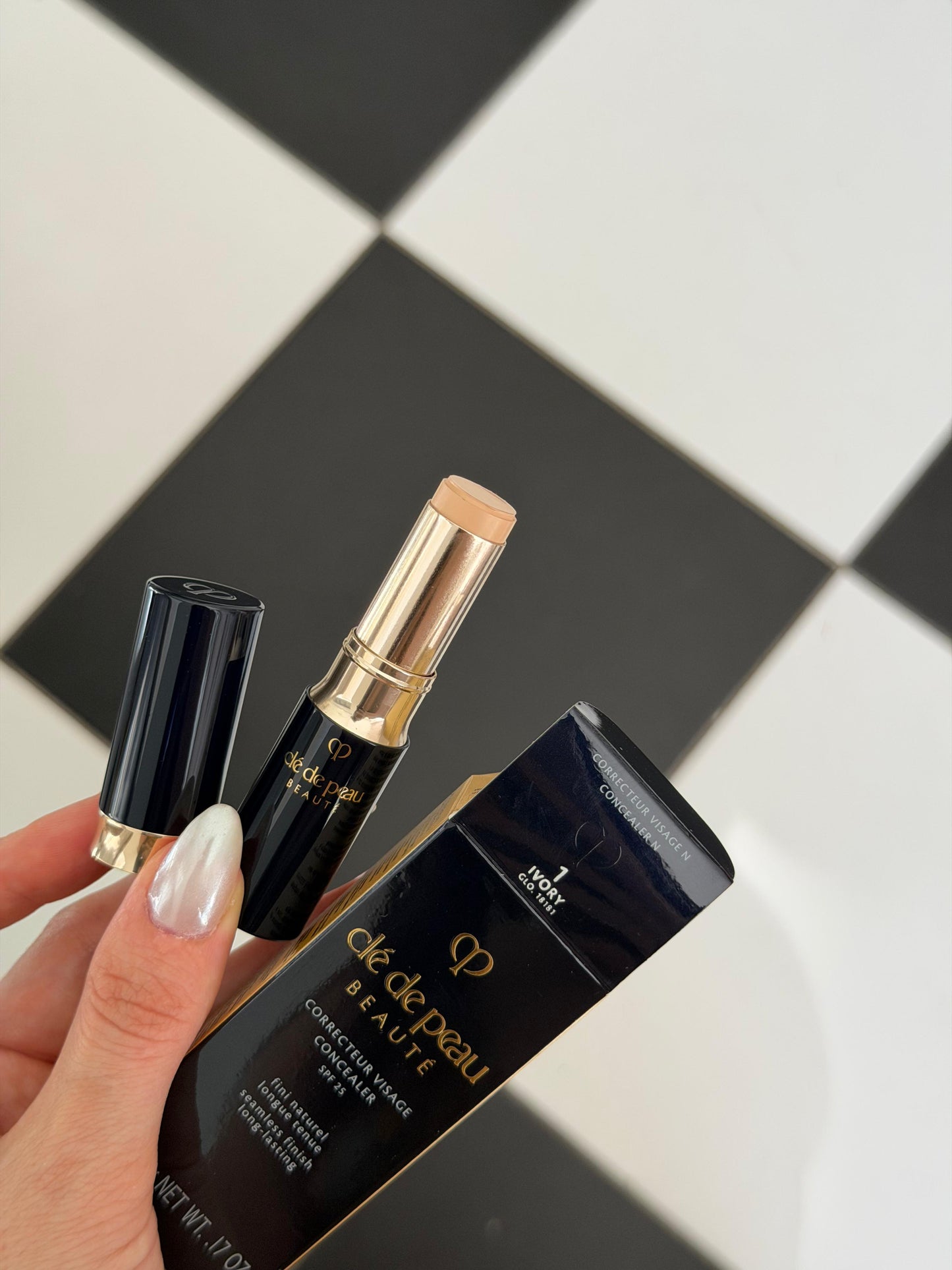 CLE DE PEAU Beauté
Corrective Concealer For Seamless Coverage