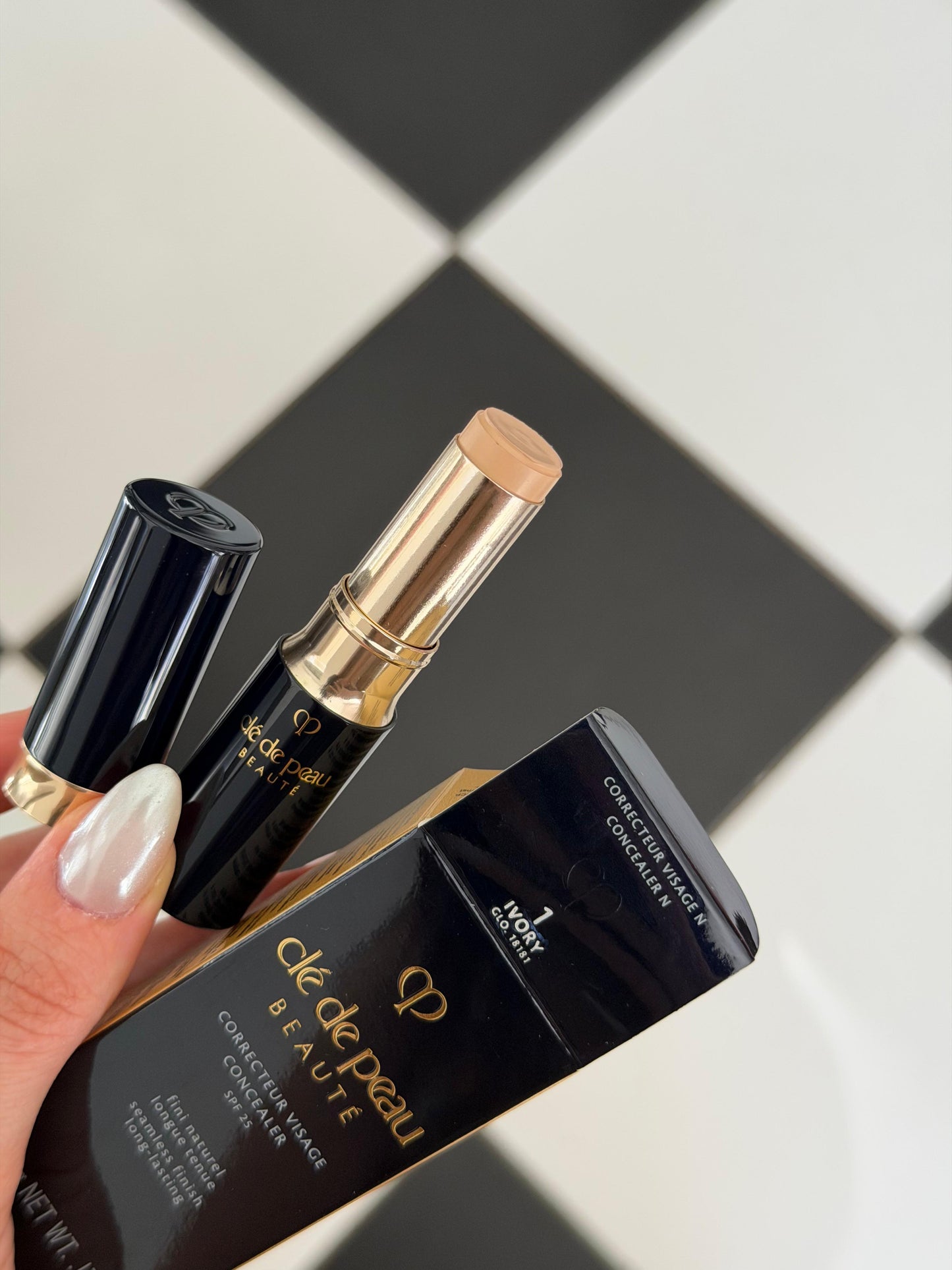 CLE DE PEAU Beauté
Corrective Concealer For Seamless Coverage