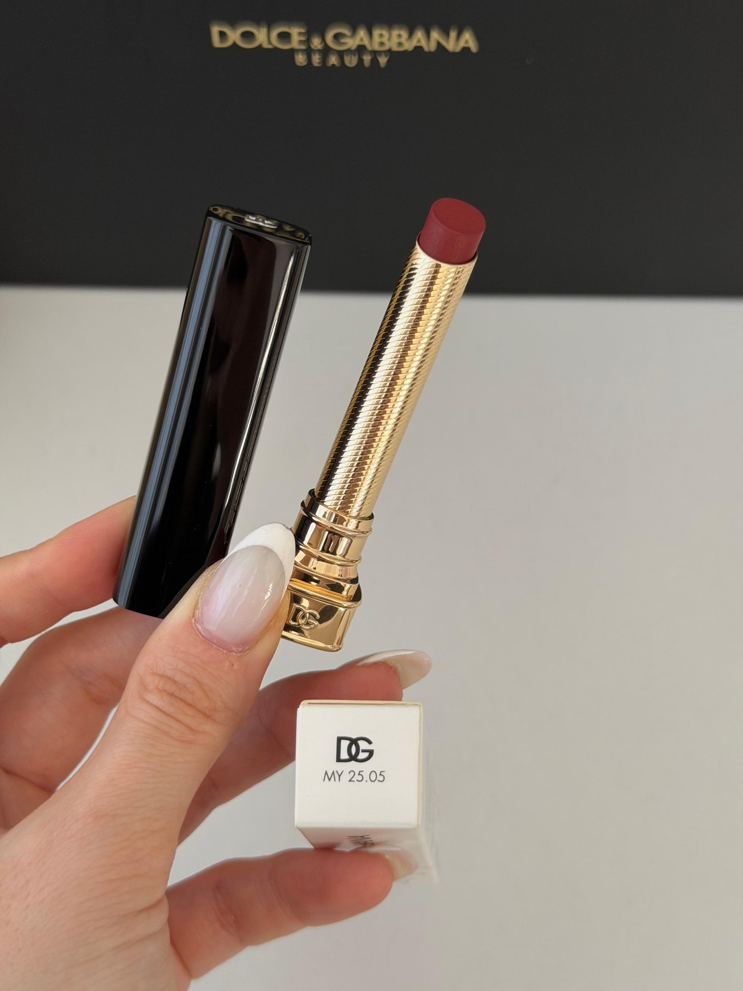 DOLCE&GABBANA My Comfy Matte Lipstick - My 25.05
Instant Rich Color & Hydration Lip Stylo