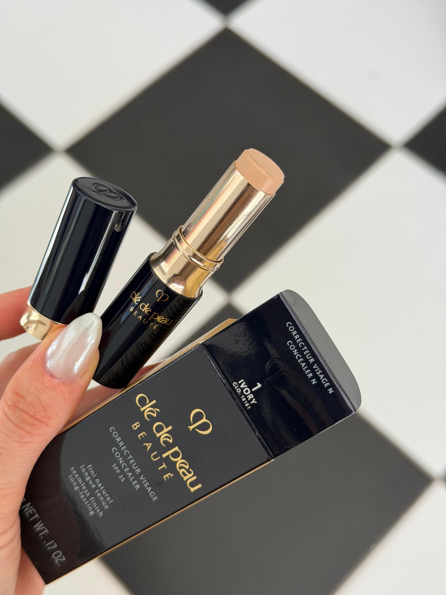 CLE DE PEAU Beauté
Corrective Concealer For Seamless Coverage