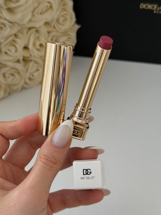 DOLCE&GABBANA My Sculpt Satin
Lasting Color & Hydration Lipstick Stylo - MY 06.07