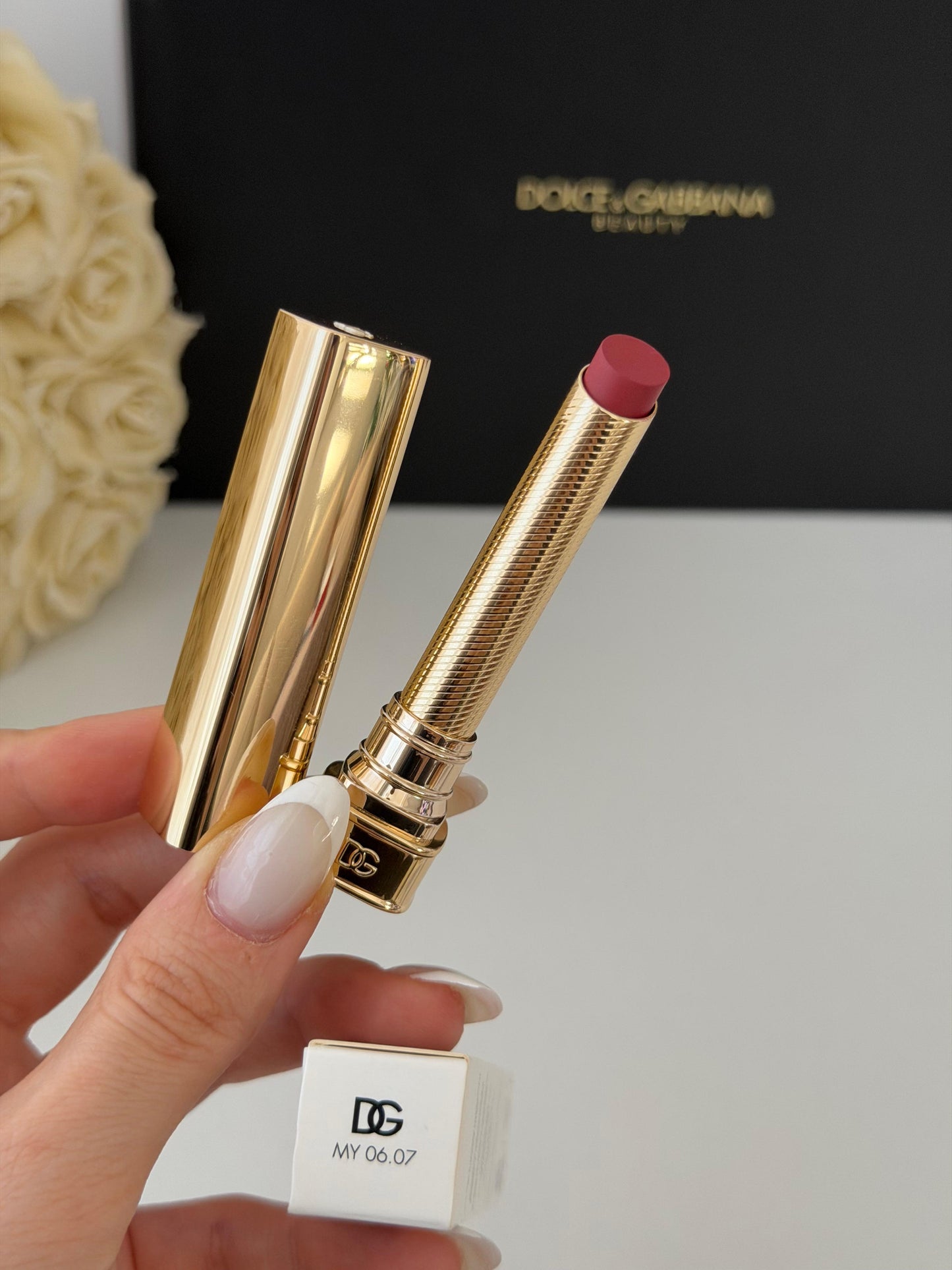 DOLCE&GABBANA My Sculpt Satin
Lasting Color & Hydration Lipstick Stylo - MY 06.07