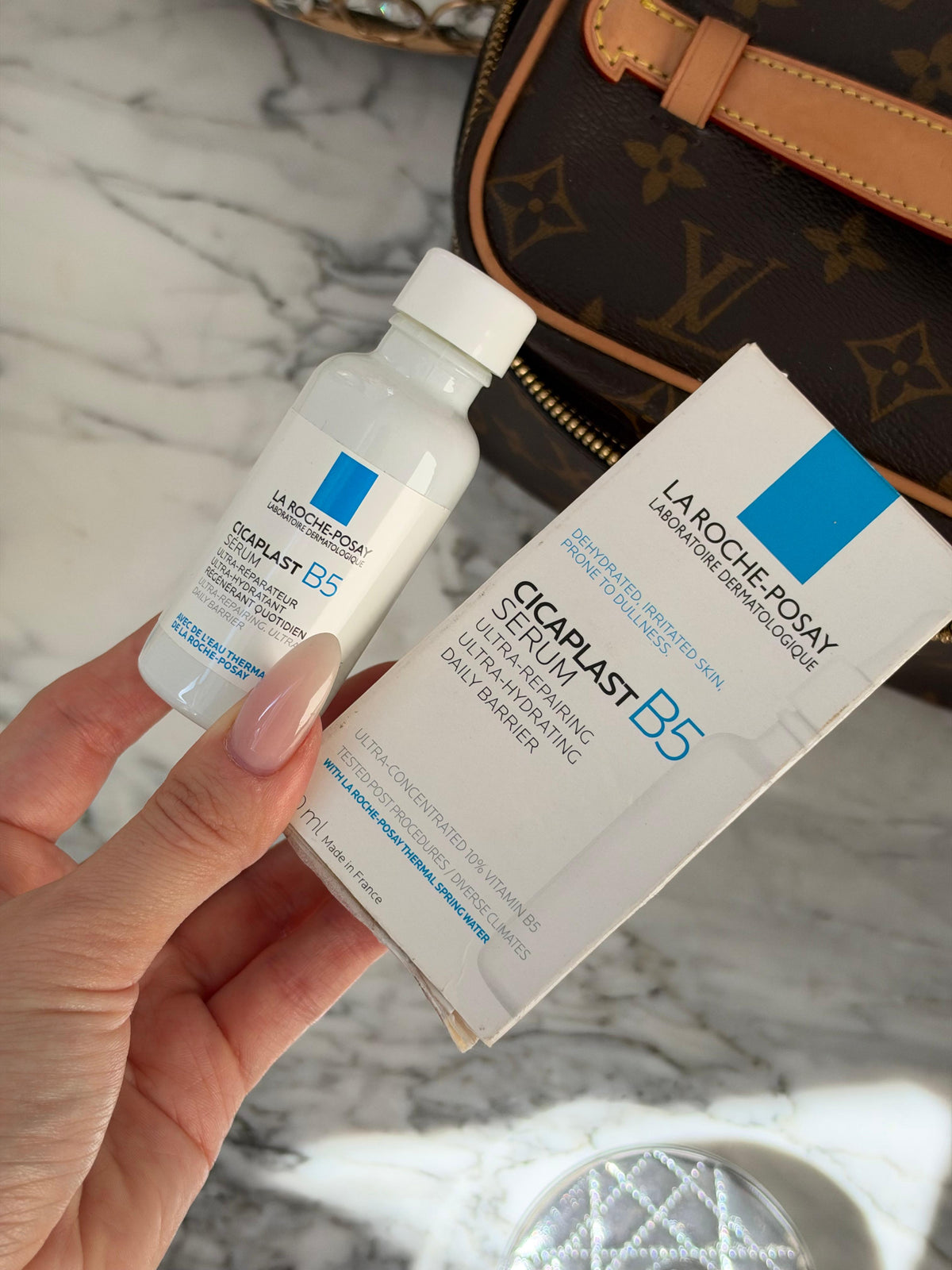 LA ROCHE-POSAY Cicaplast B5 Serum
For Hydrating And Repairing Skin Barrier