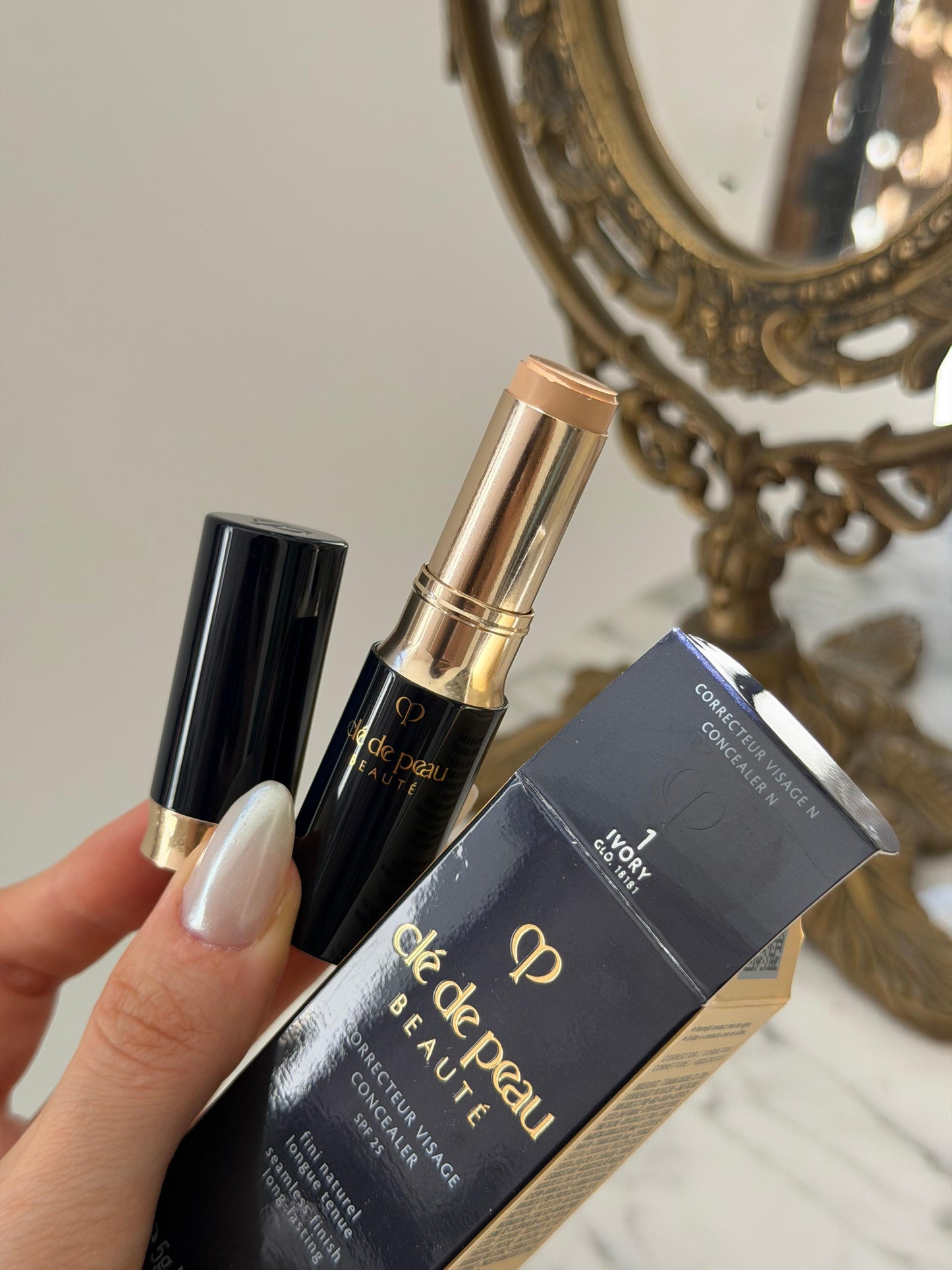 CLE DE PEAU Beauté
Corrective Concealer For Seamless Coverage