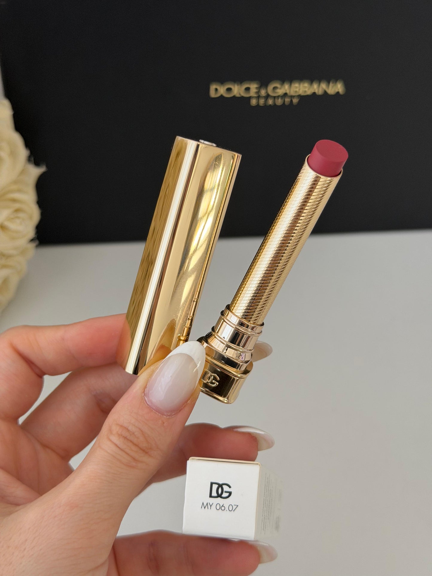 DOLCE&GABBANA My Sculpt Satin
Lasting Color & Hydration Lipstick Stylo - MY 06.07