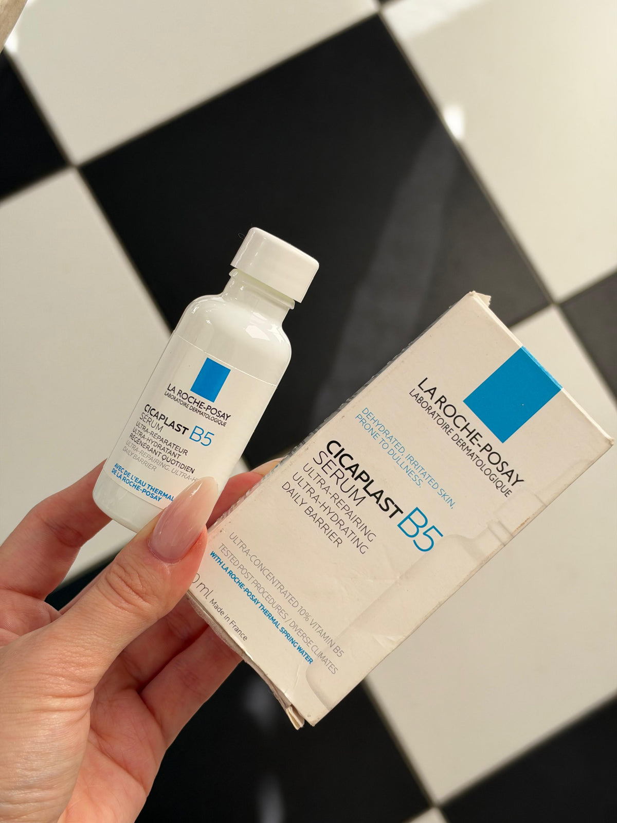 LA ROCHE-POSAY Cicaplast B5 Serum
For Hydrating And Repairing Skin Barrier