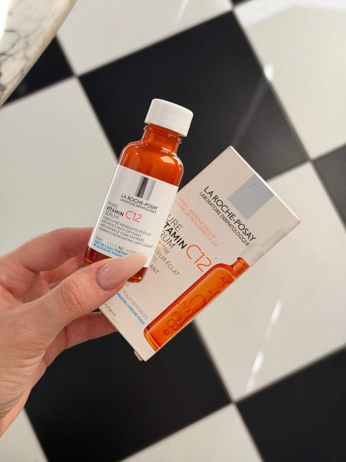 LA ROCHE-POSAY Pure Vitamim C12 Serum
Anti-aging Vitamin C Face And Neck Serum Visibly Reduces Wrinkles