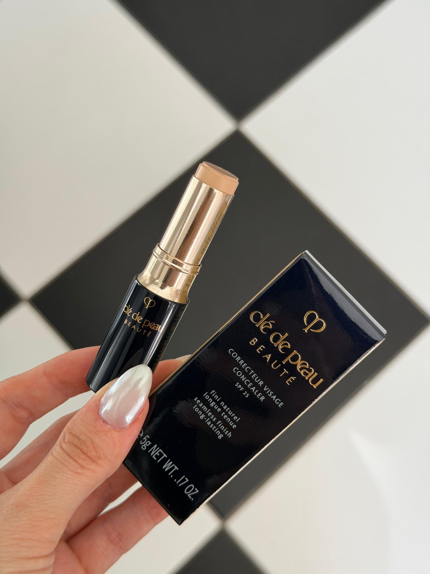 CLE DE PEAU Beauté
Corrective Concealer For Seamless Coverage